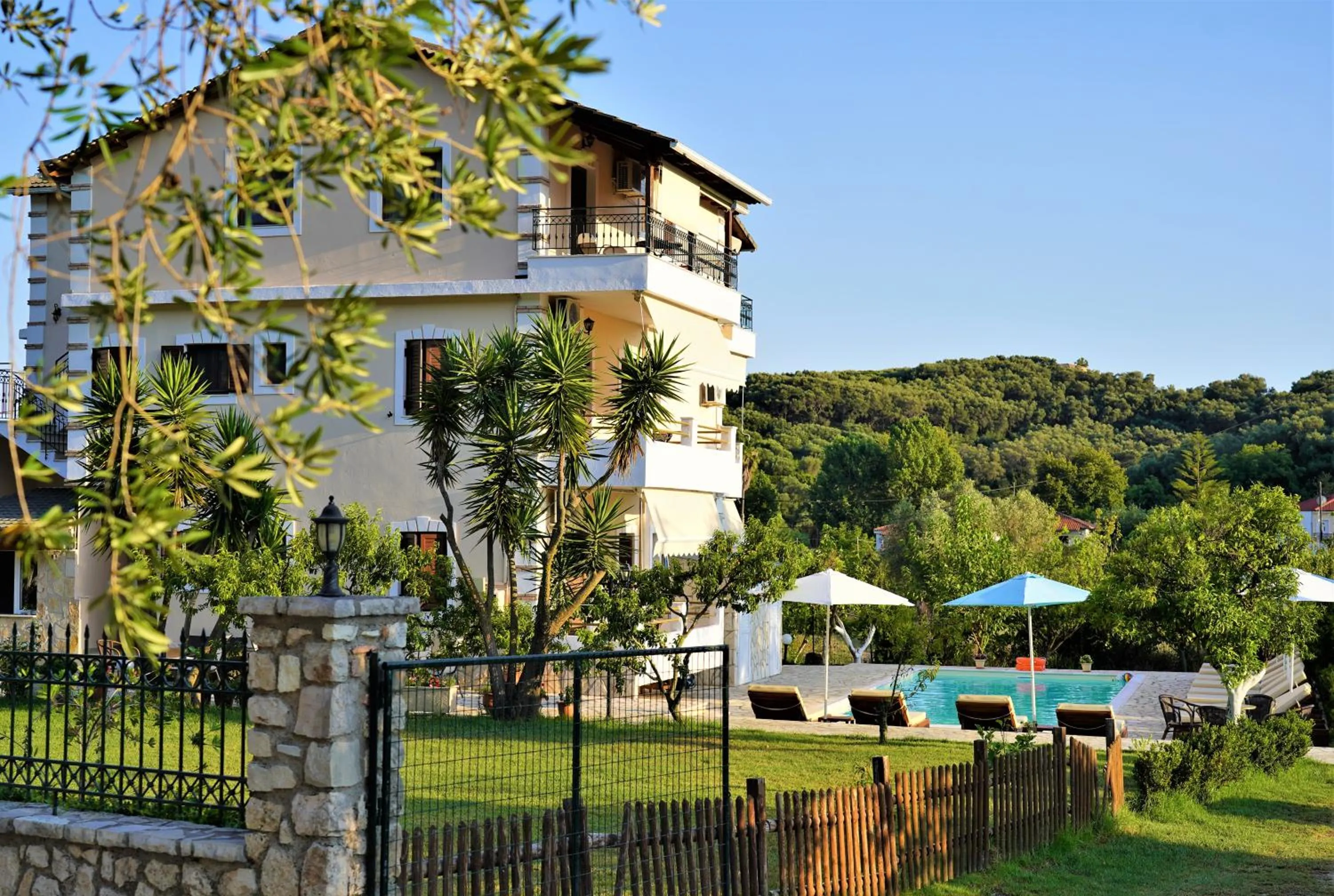 Property building in Villa Apollo