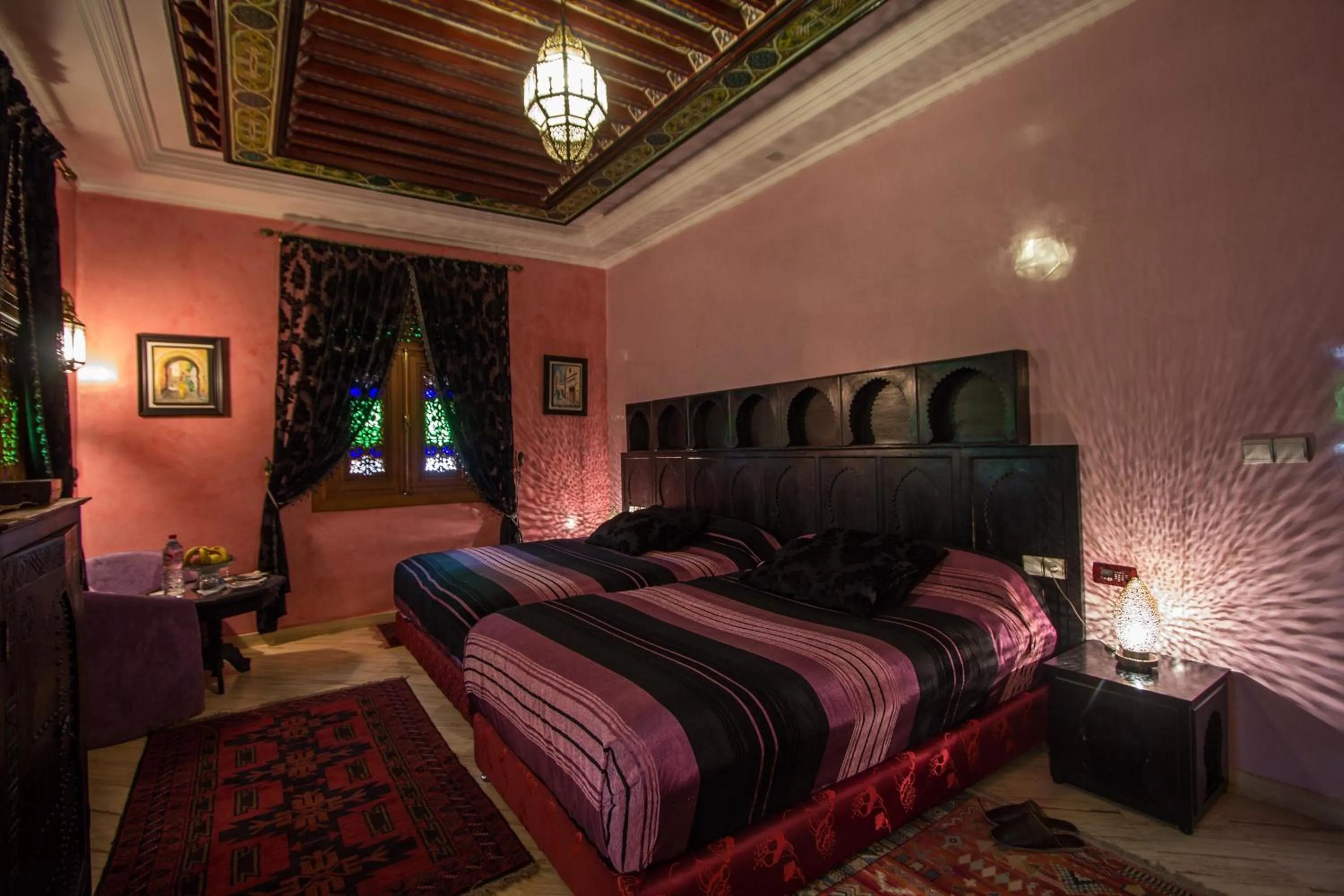 Bed in Riad Raouia HAMMAM & SPA