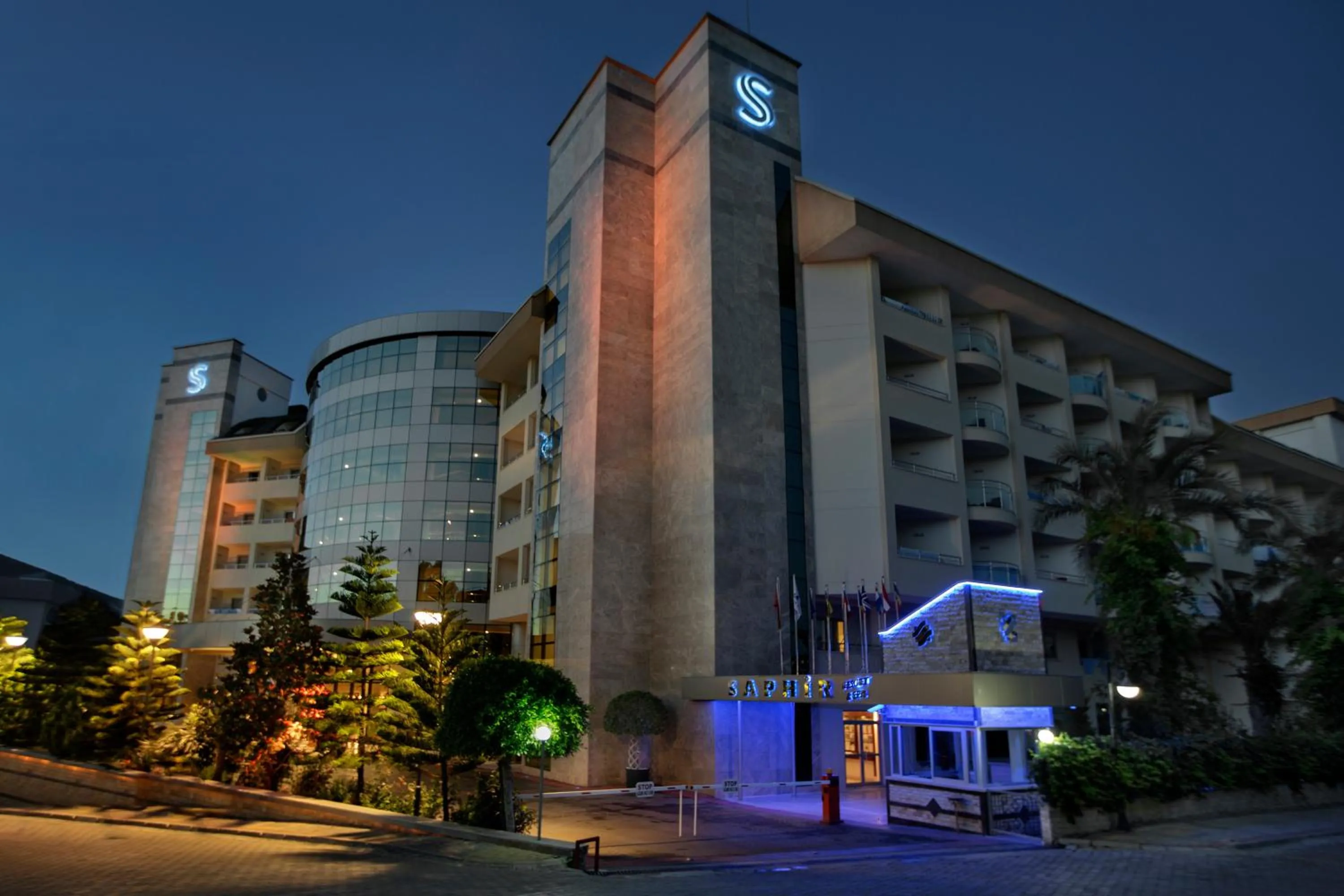 Facade/entrance in Saphir Resort & Spa