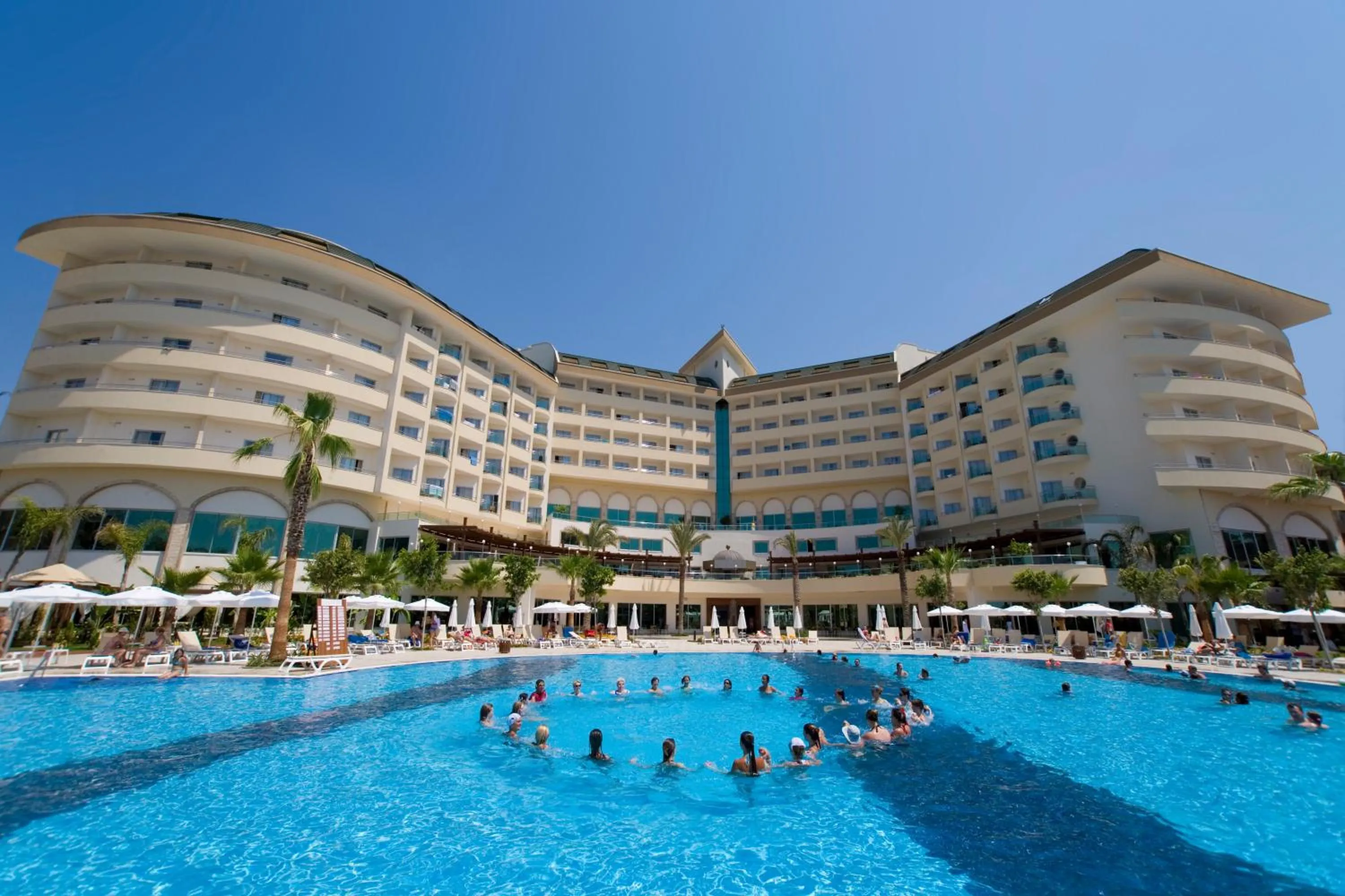 Swimming pool in Saphir Resort & Spa