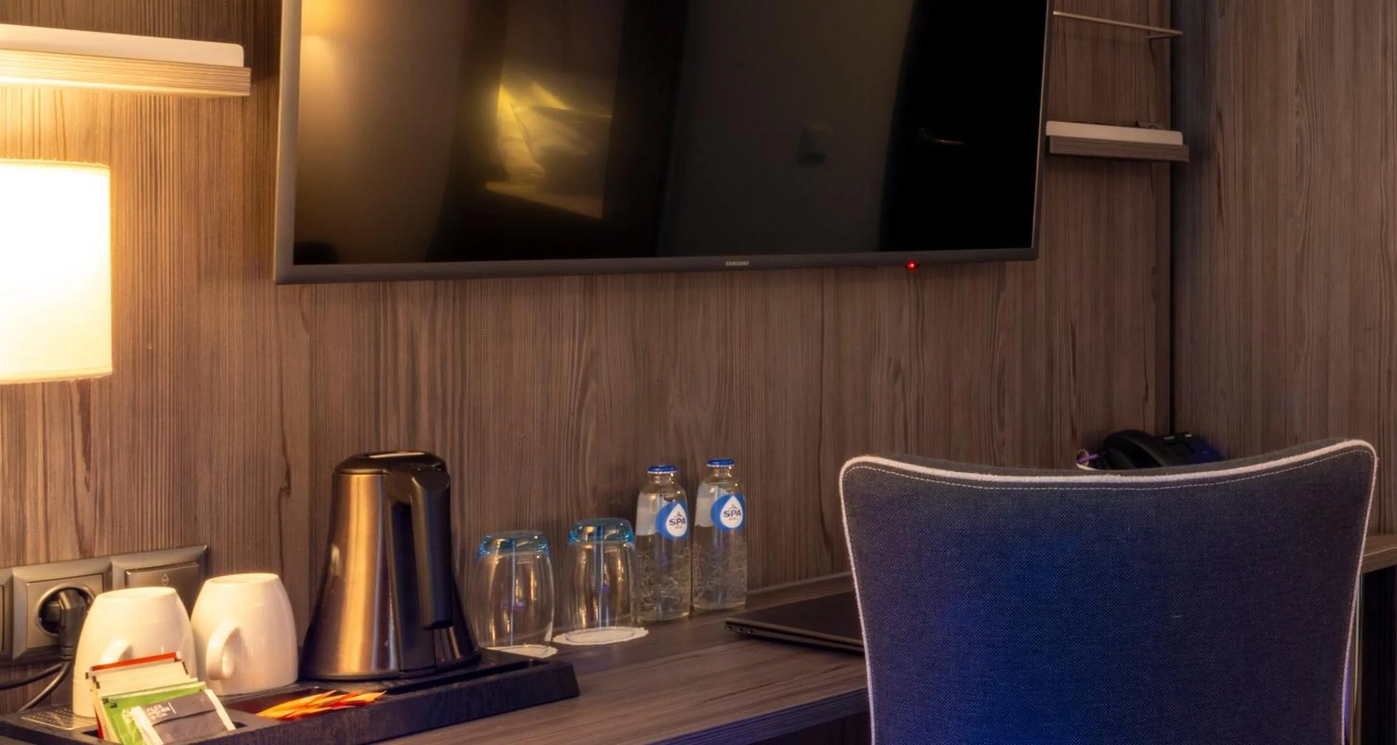 TV and multimedia in PLAZA Premium Almere