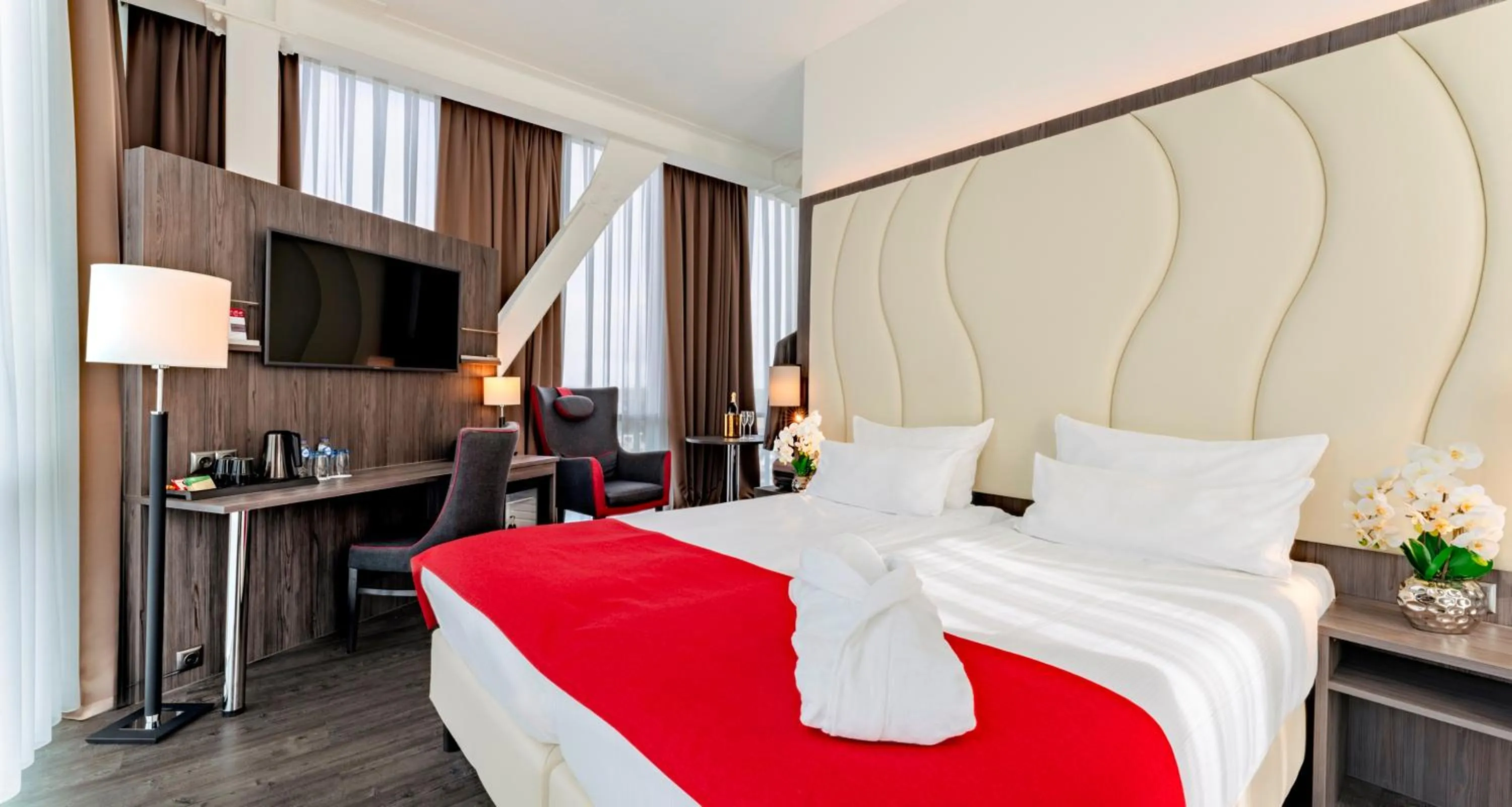 Photo of the whole room, Bed in PLAZA Premium Almere