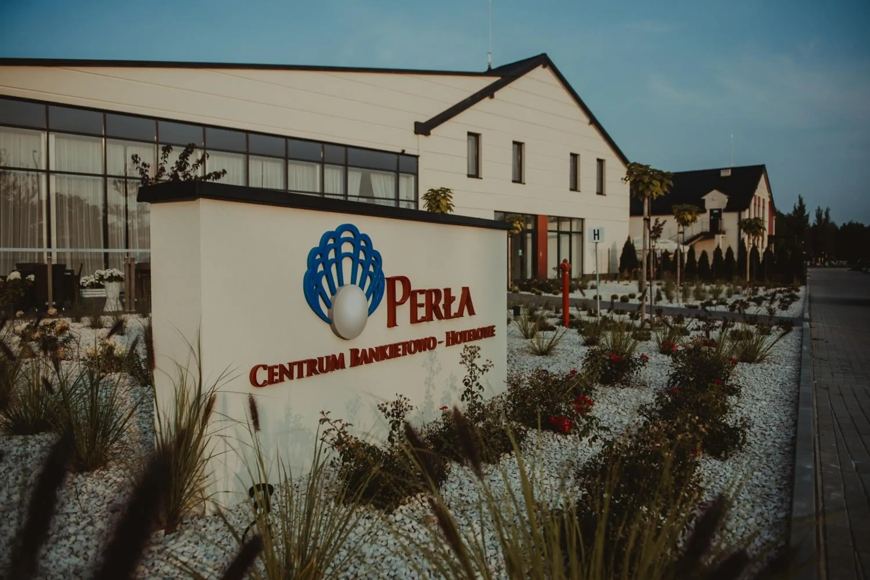 Centrum Bankietowo - Hotelowe "Perła" Centrum Bankietowo - Hotelowe "Perła"