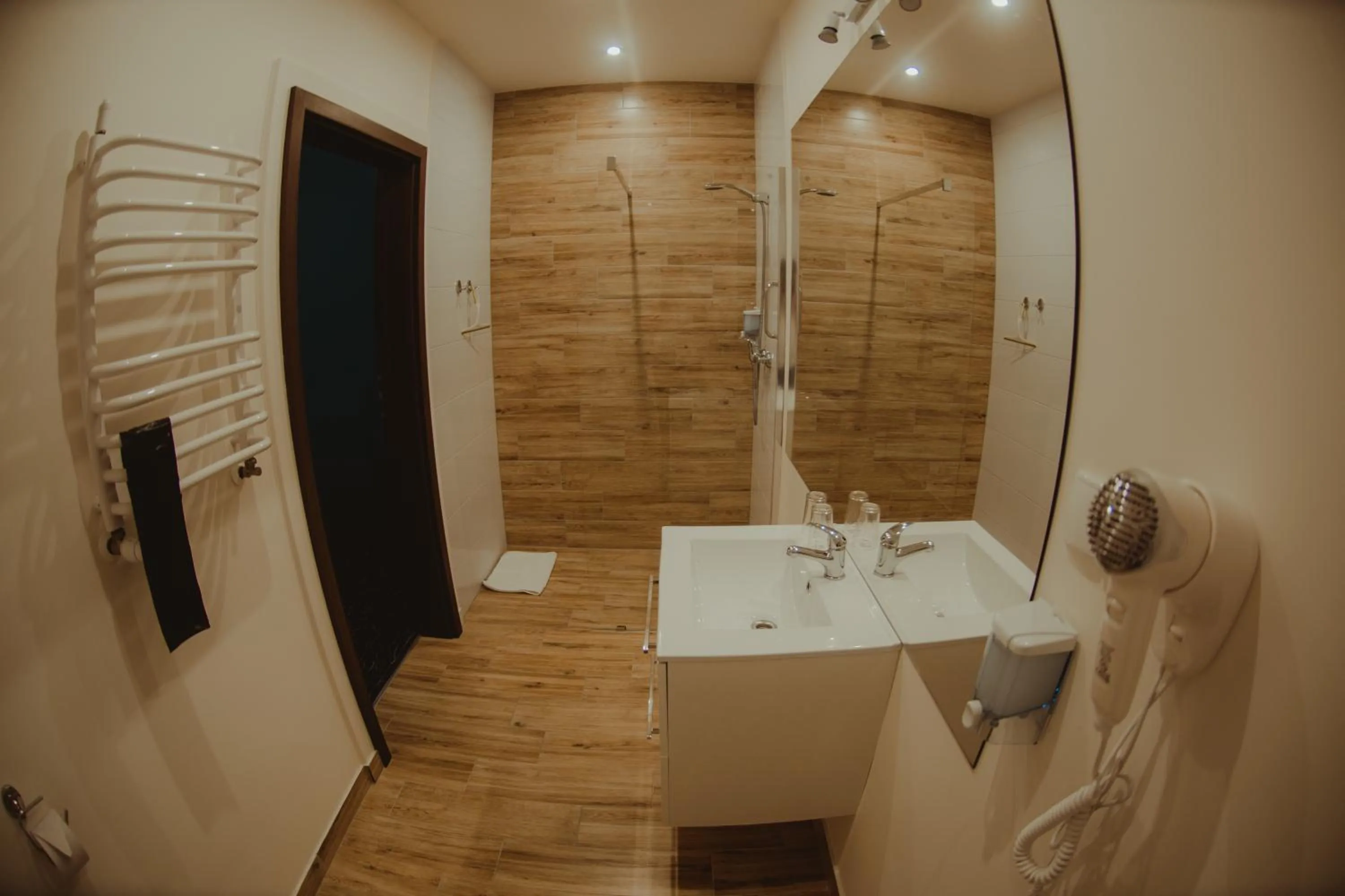 Centrum Bankietowo - Hotelowe "Perła"