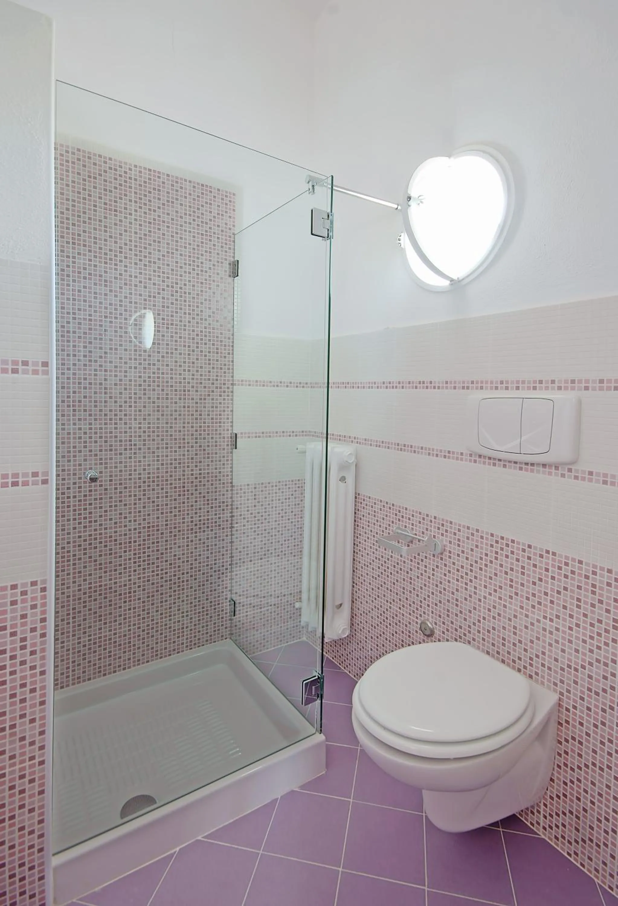 Bathroom in Iris Hotel