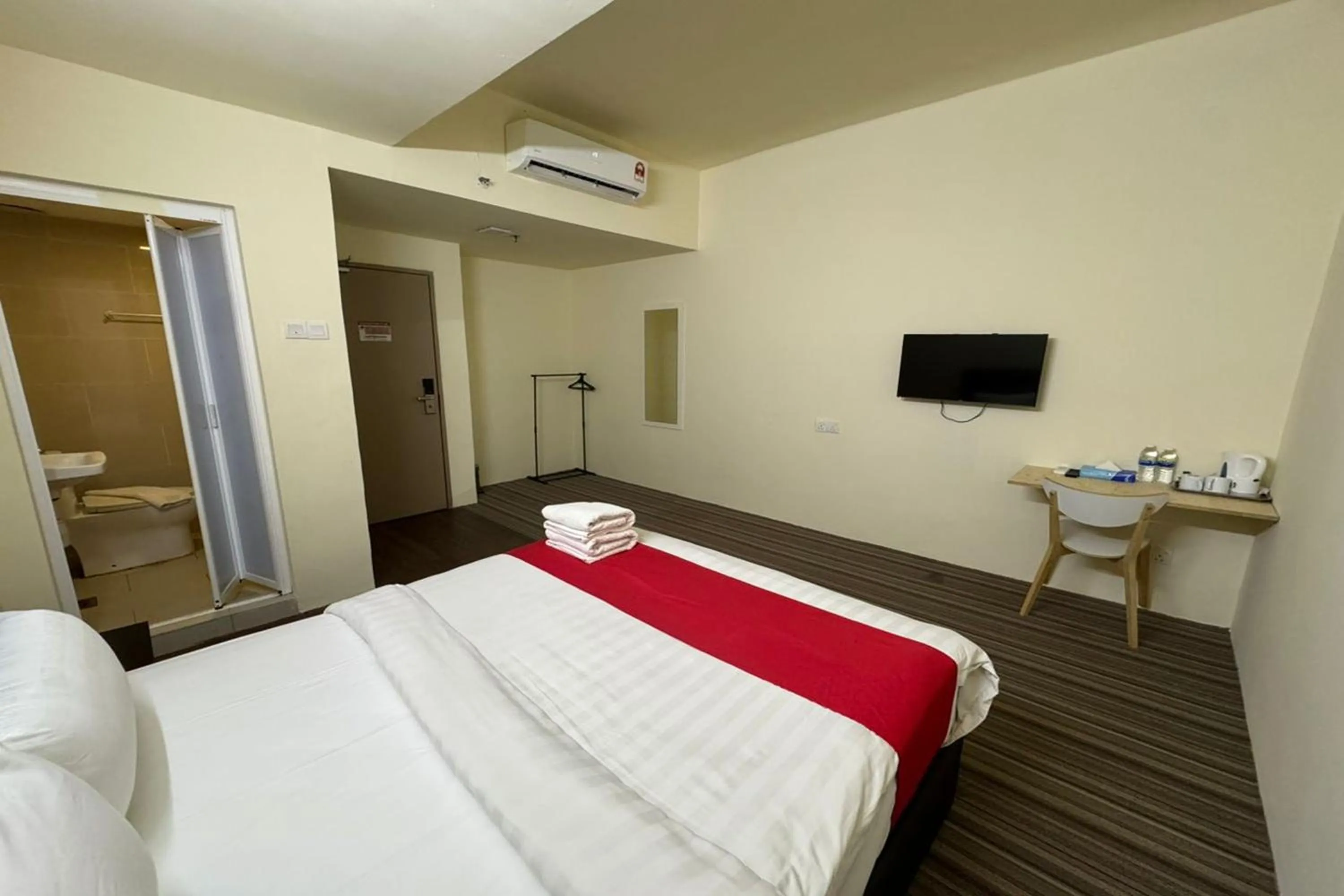 Bedroom, Bed in Hotel Seri Warisan Melaka, Stadium Hang Tuah