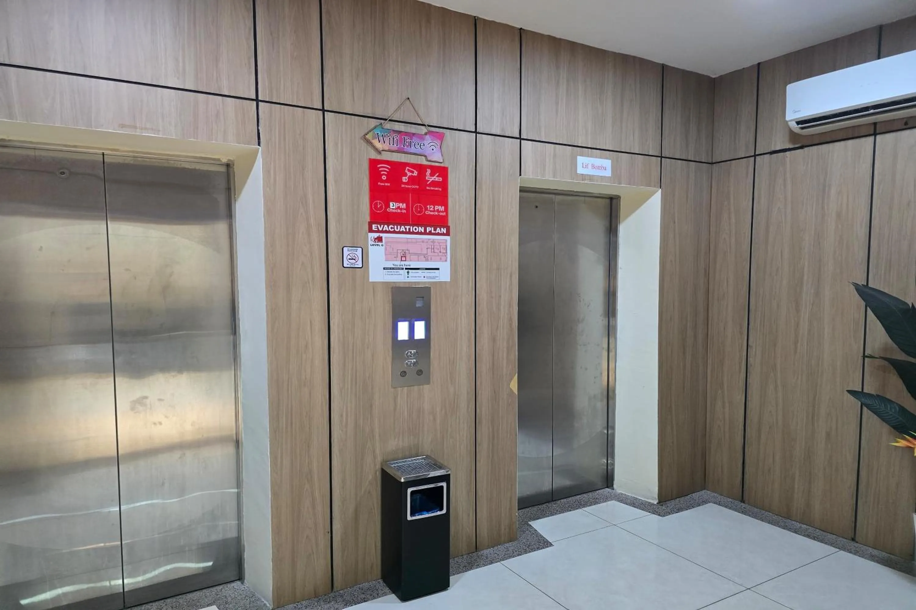 elevator in Hotel Seri Warisan Melaka, Stadium Hang Tuah