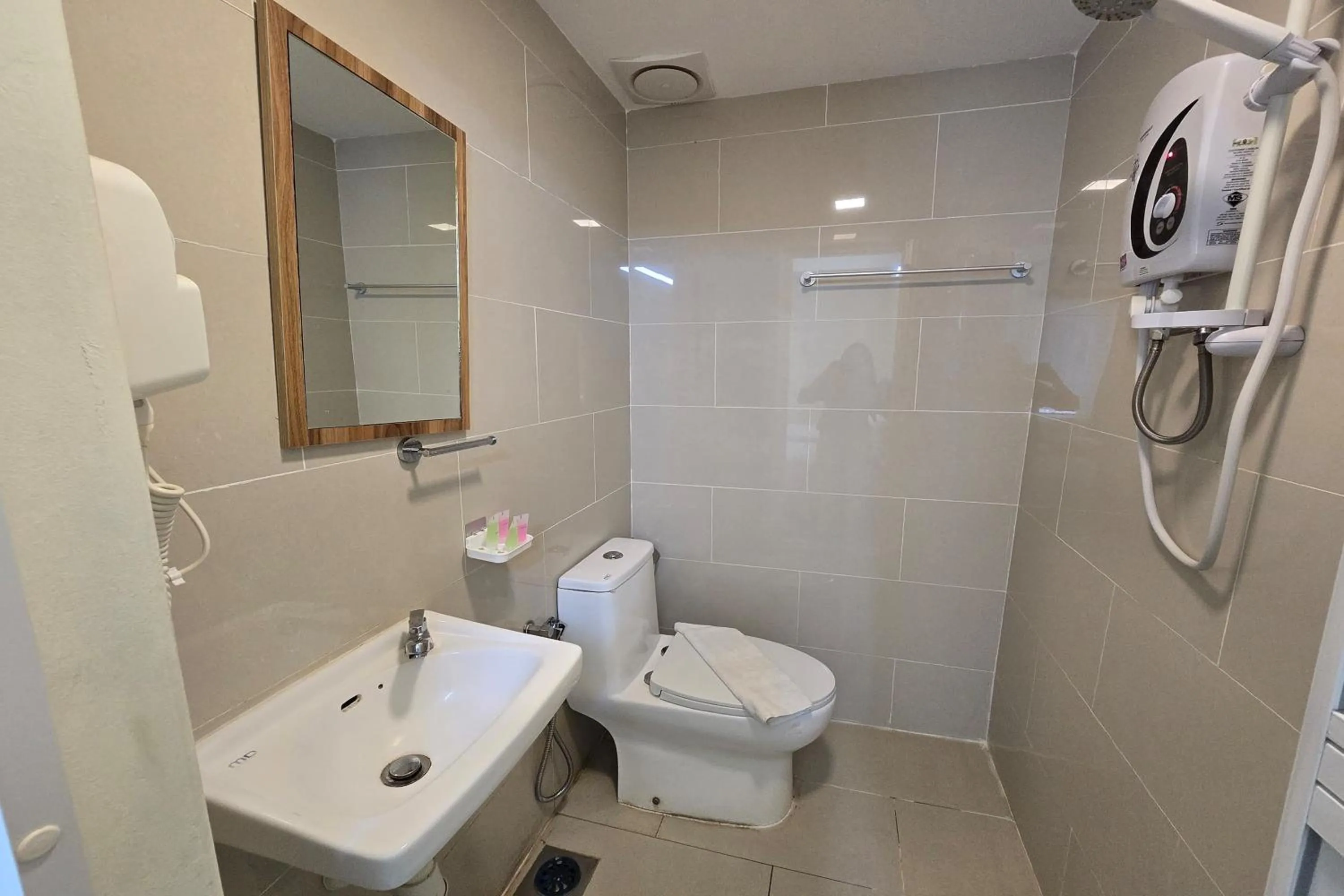 Toilet in Hotel Seri Warisan Melaka, Stadium Hang Tuah