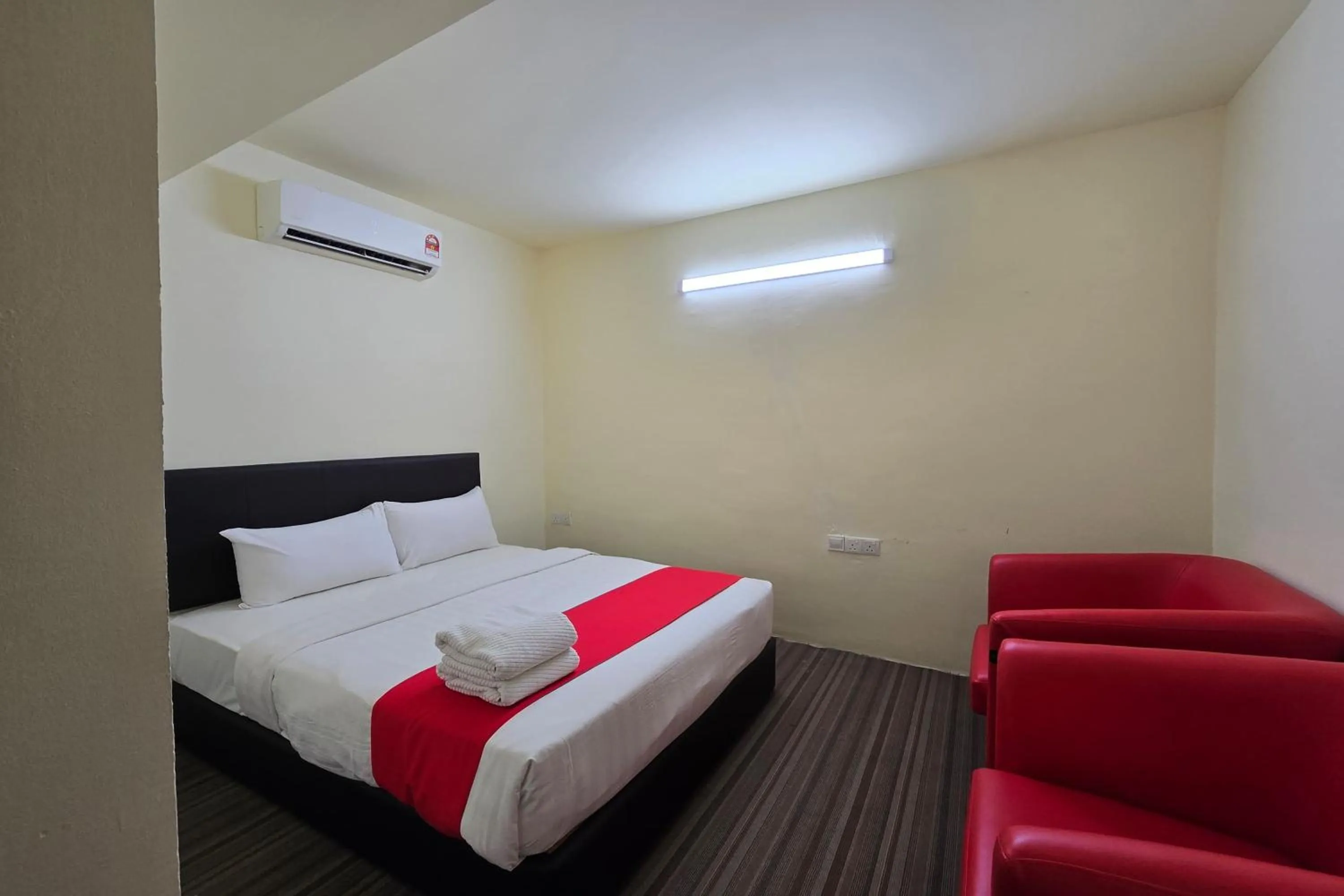 Bedroom, Bed in Hotel Seri Warisan Melaka, Stadium Hang Tuah