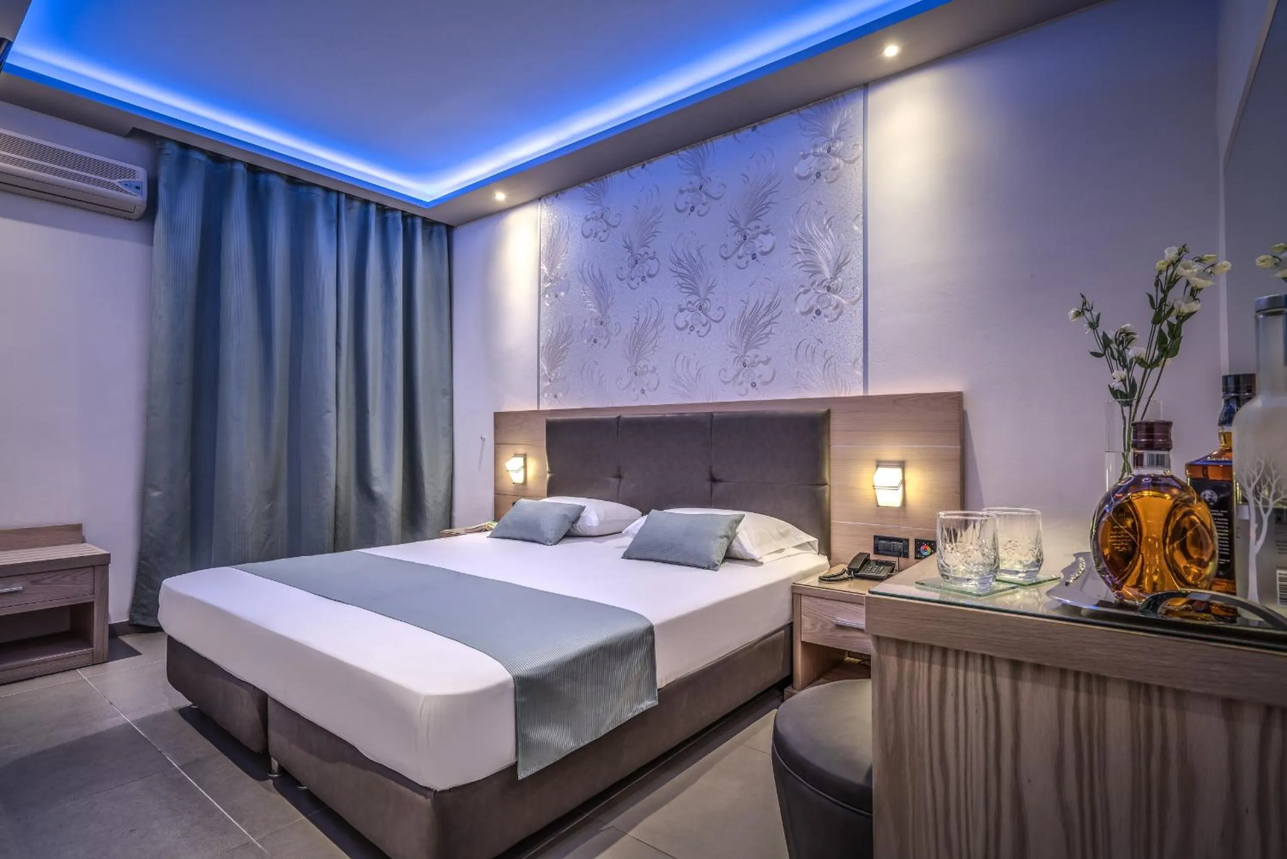 Photo of the whole room, Bed in Tzante Hotel Zakynthos, Adults Only