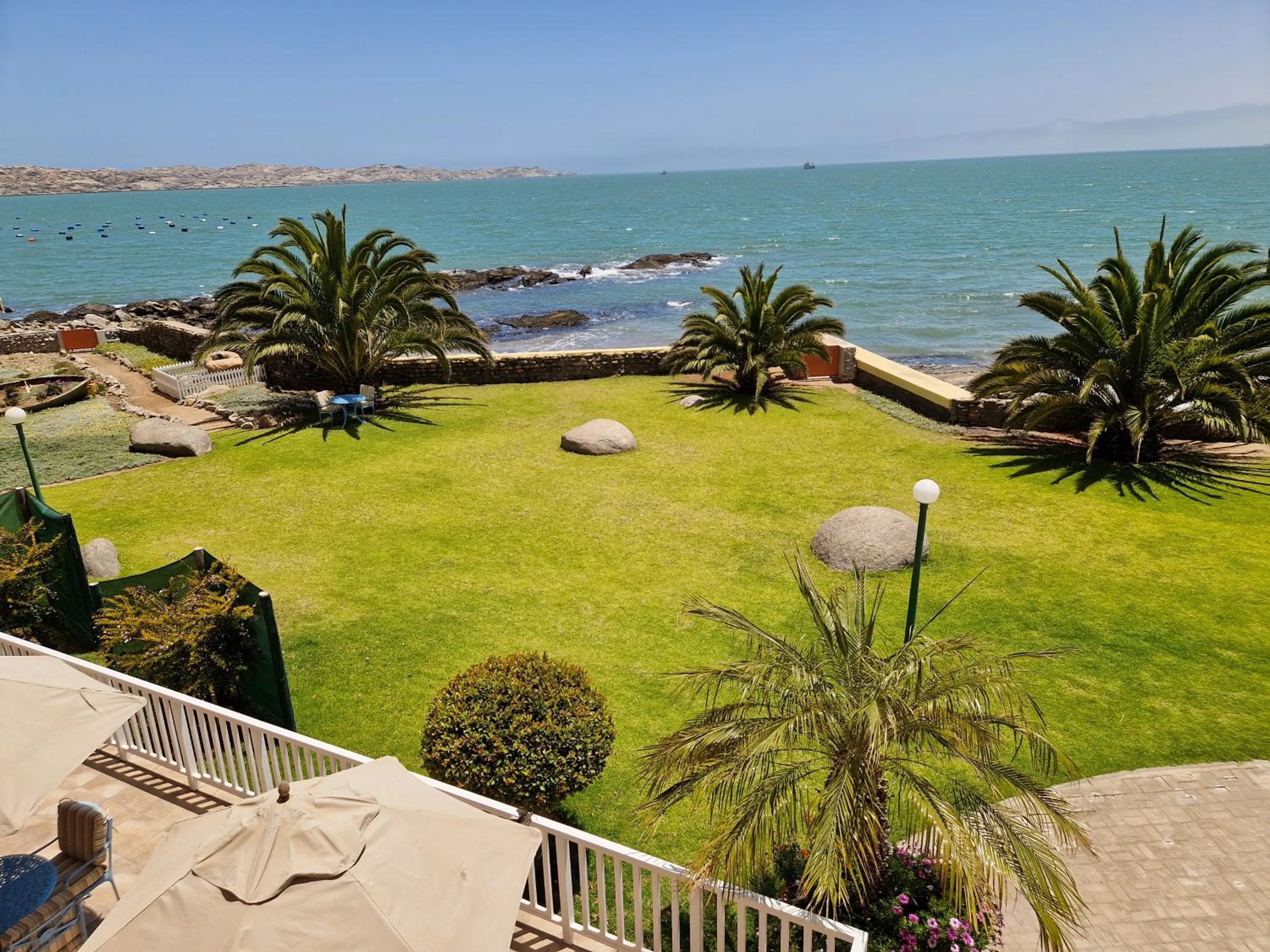 Communal lounge/ TV room in Lüderitz Nest Hotel