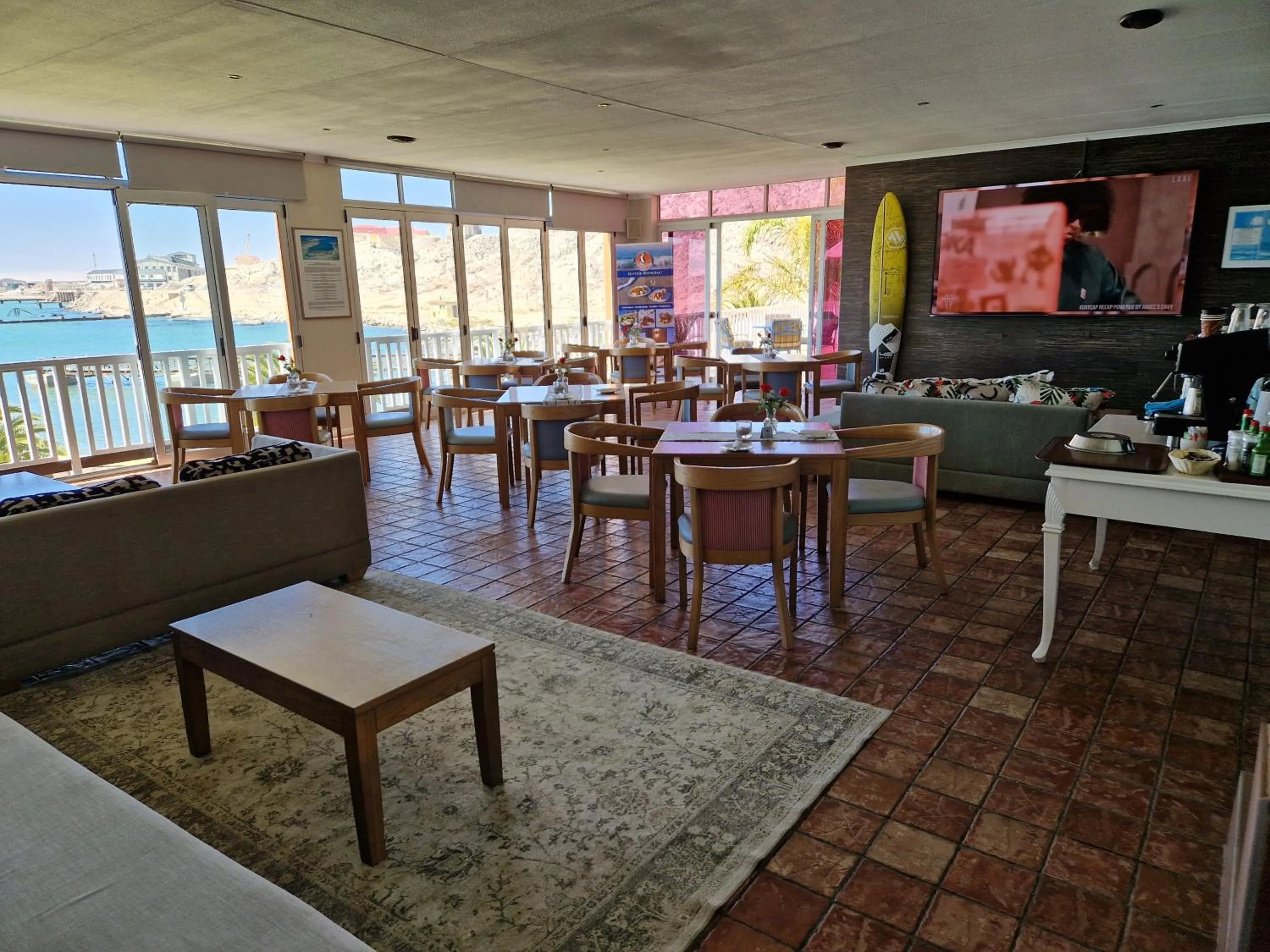 Communal lounge/ TV room in Lüderitz Nest Hotel