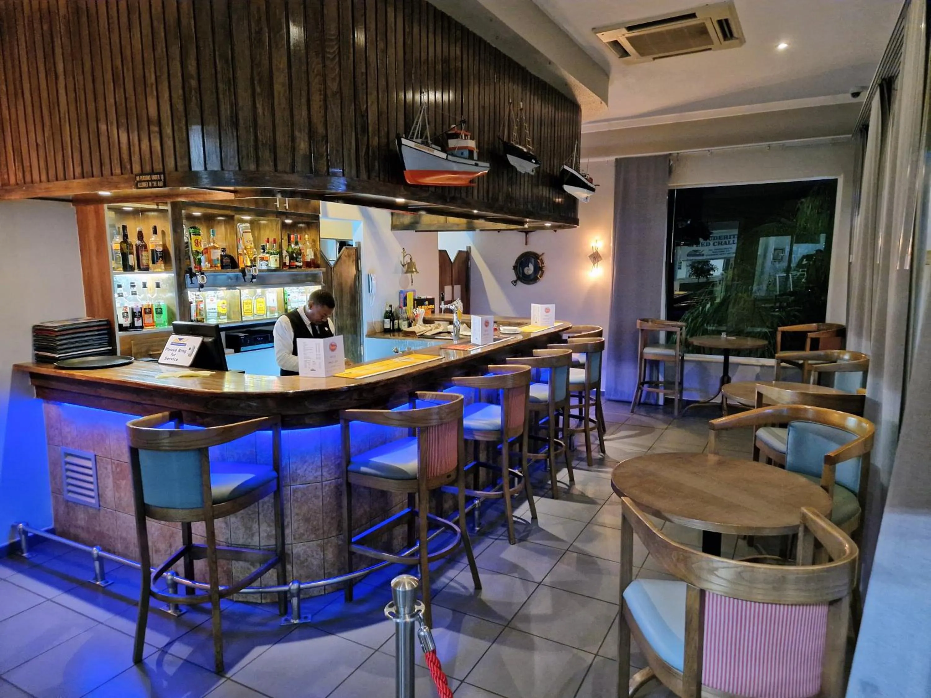 Lounge or bar in Lüderitz Nest Hotel