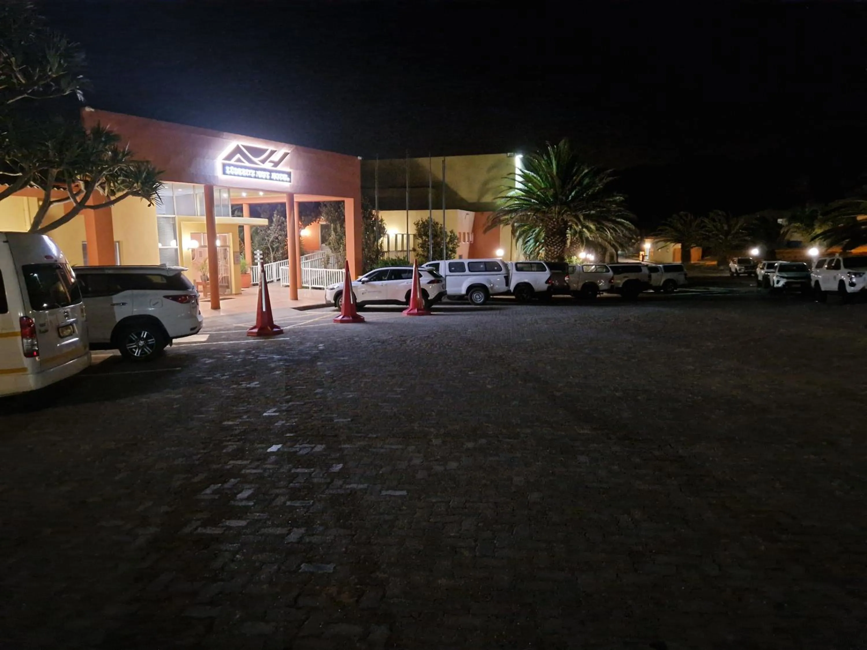 Parking in Lüderitz Nest Hotel