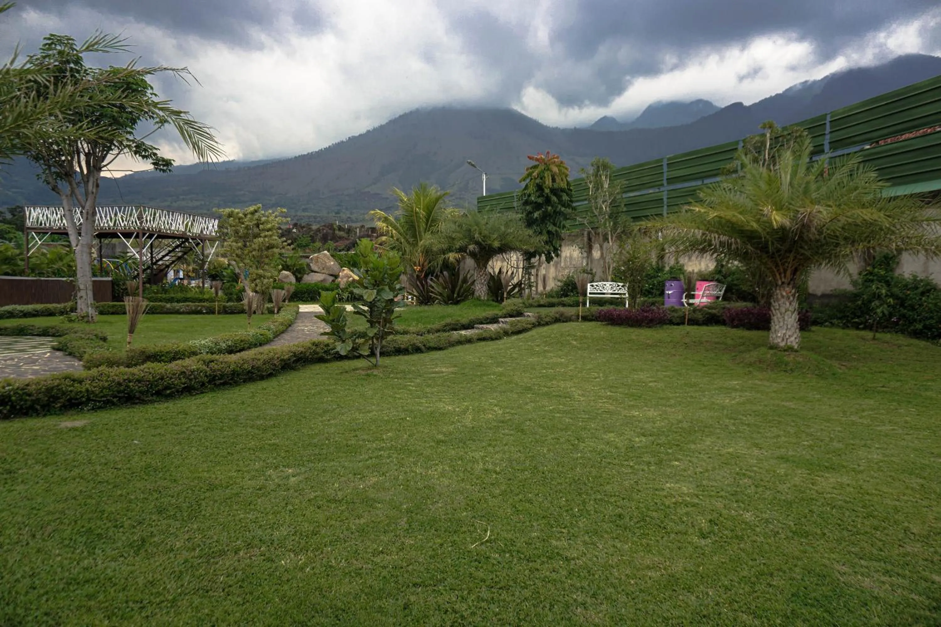 Garden in Harmoni Hotel Garut