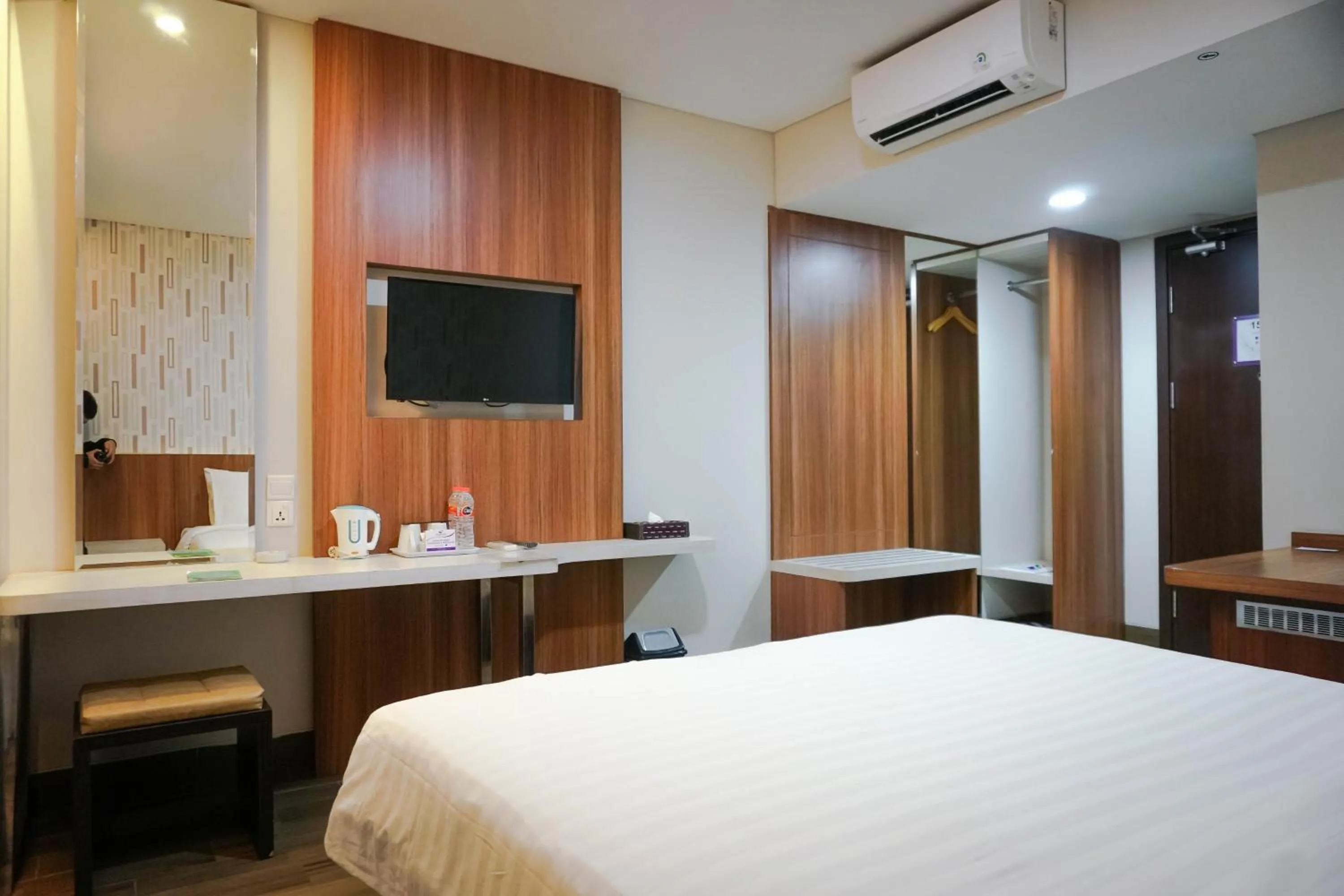 Bed in Harmoni Hotel Garut