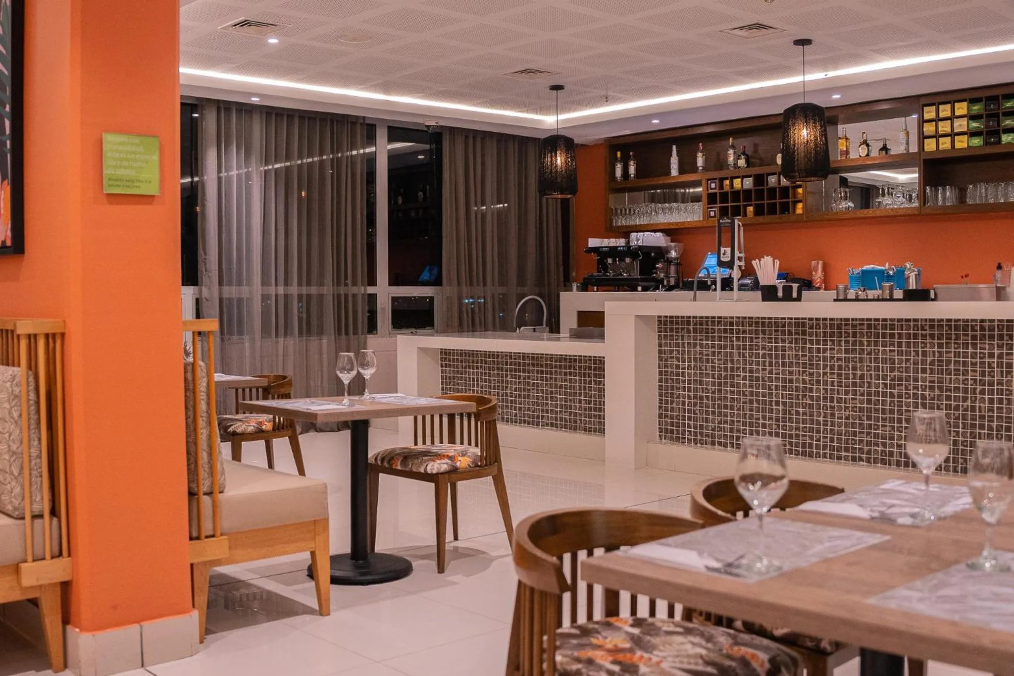 Restaurant/places to eat in Mia Hotel Choco