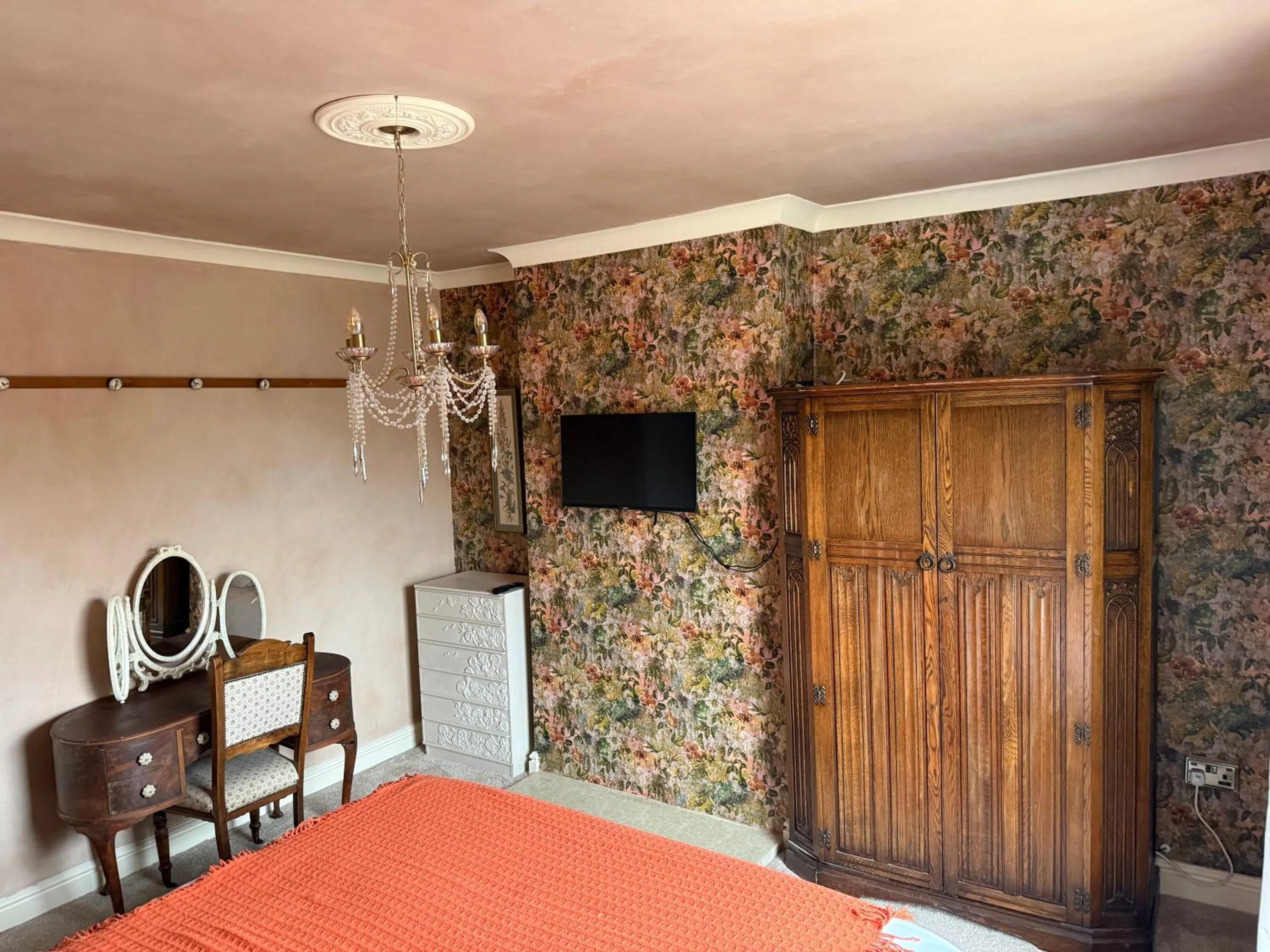 Bedroom, Bed in The Olive