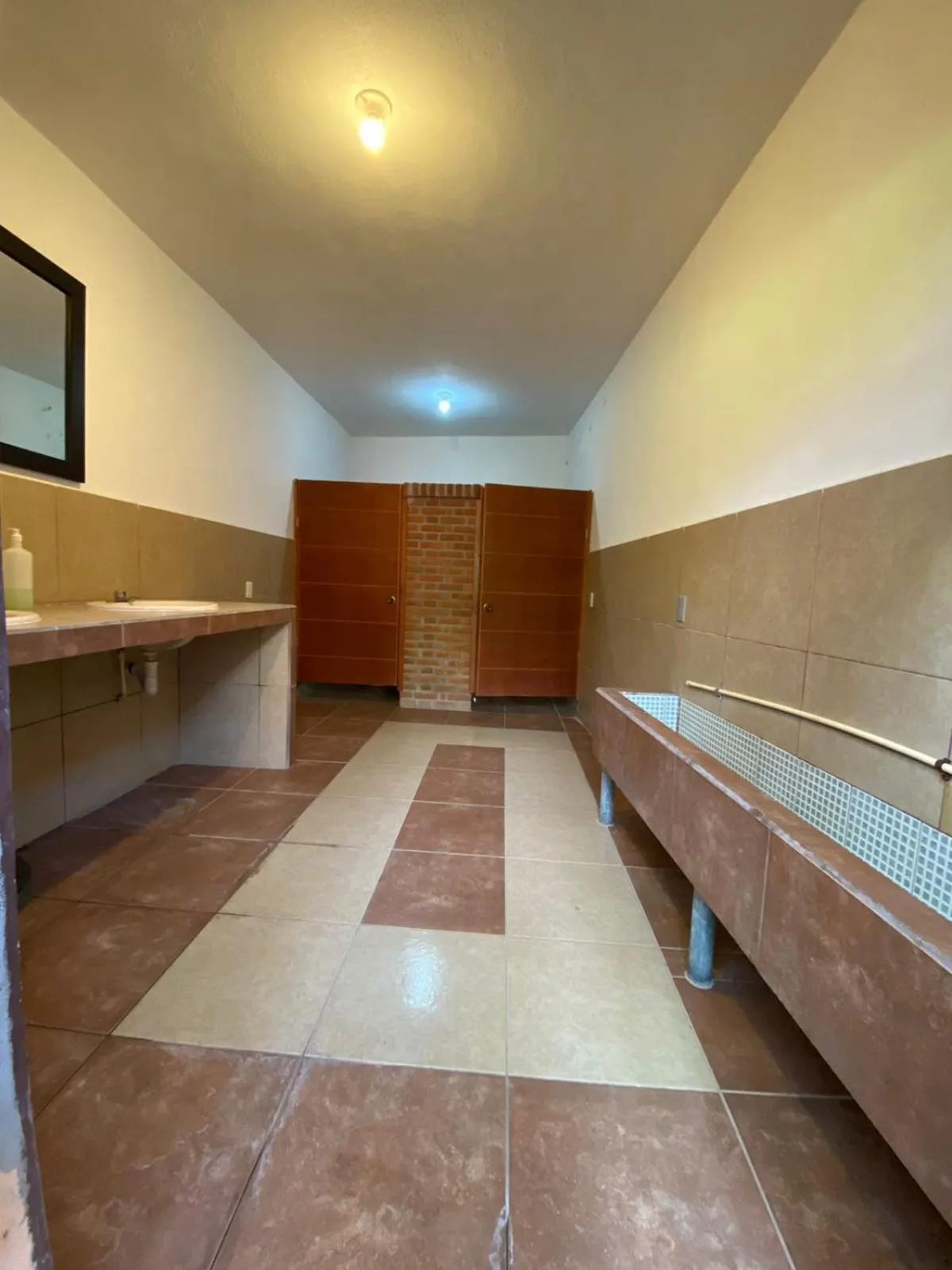 Public Bath in Hotel La Estancia