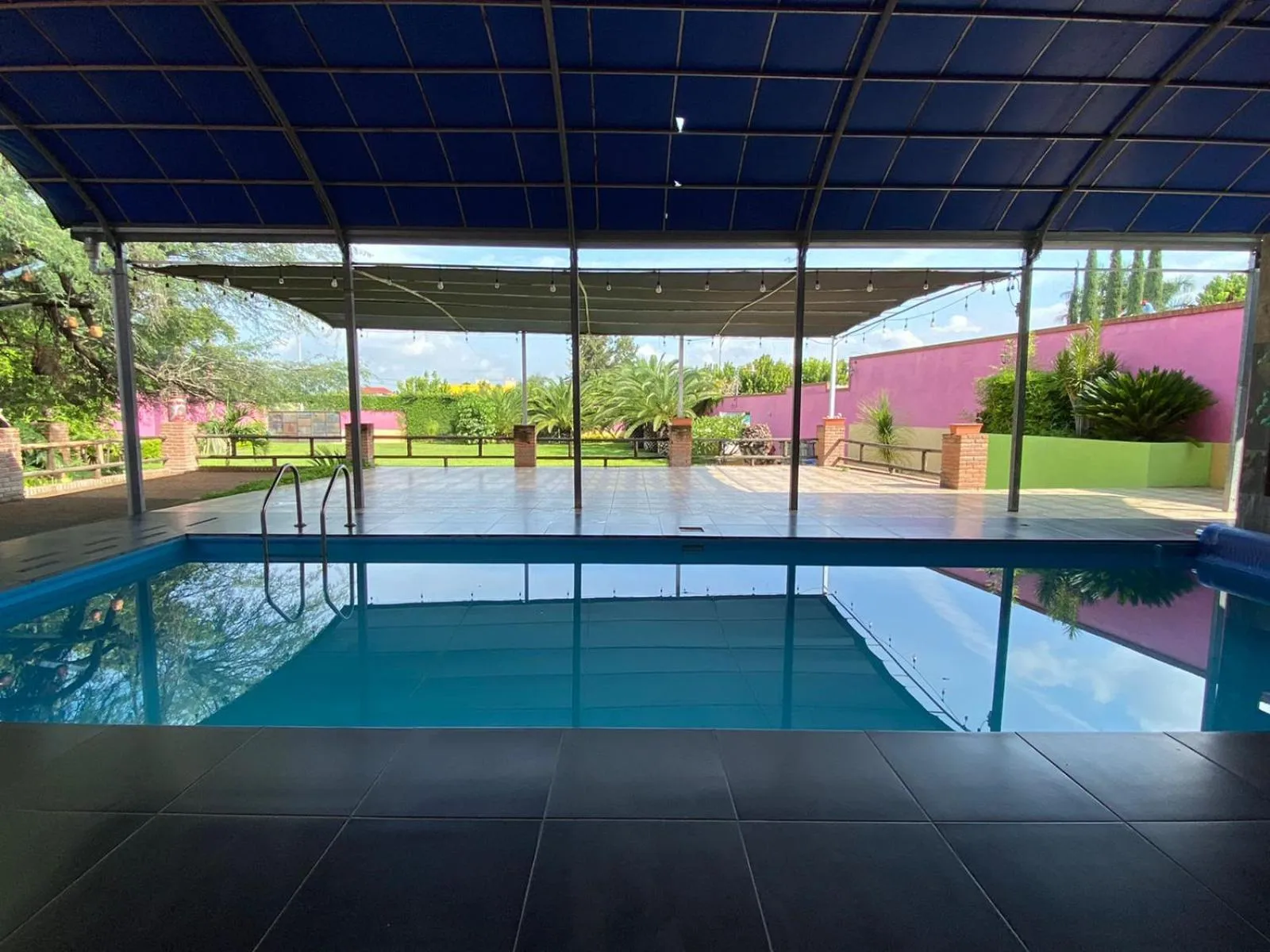 Pool view in Hotel La Estancia