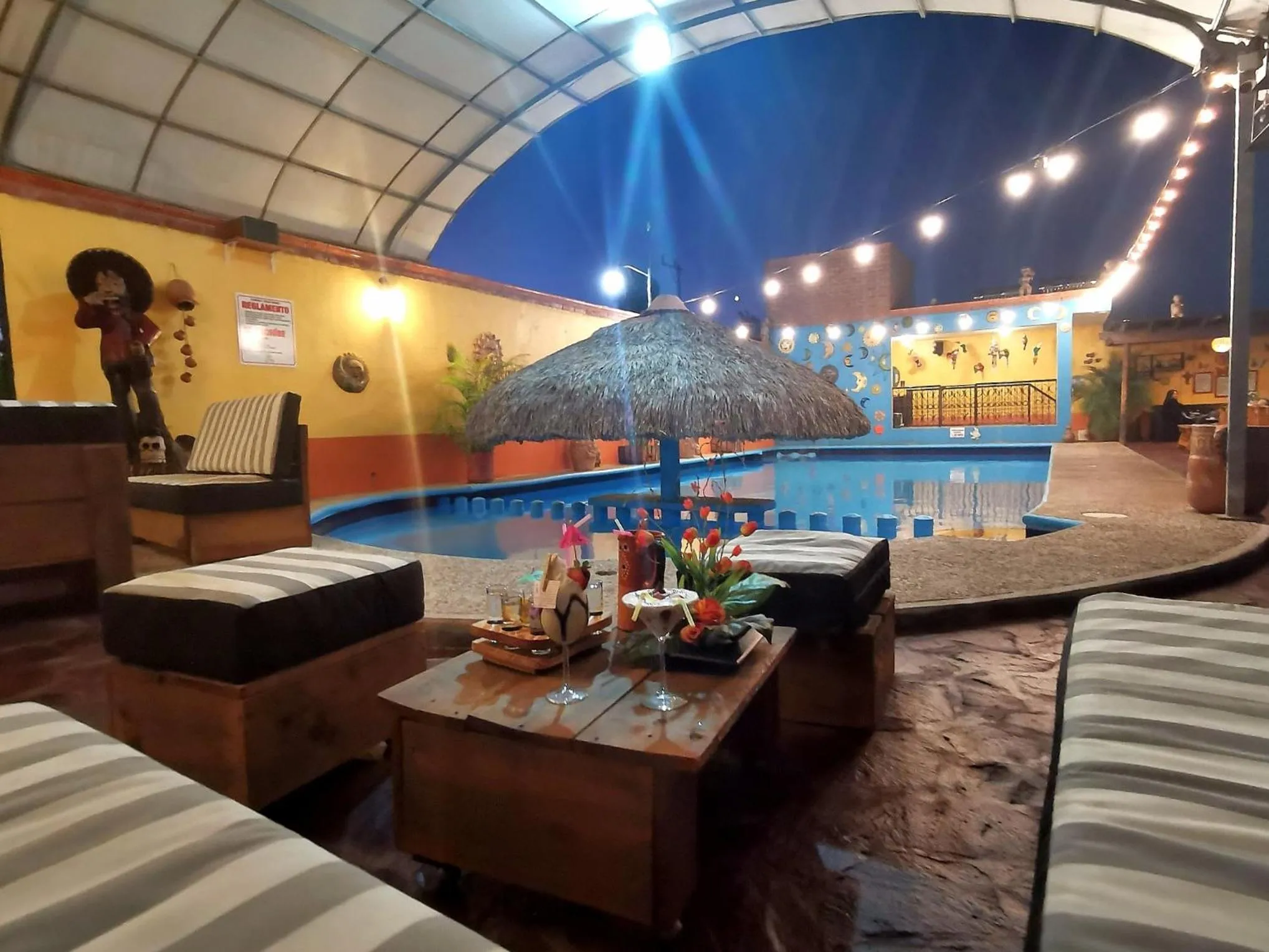 Restaurant/places to eat in Hotel La Estancia