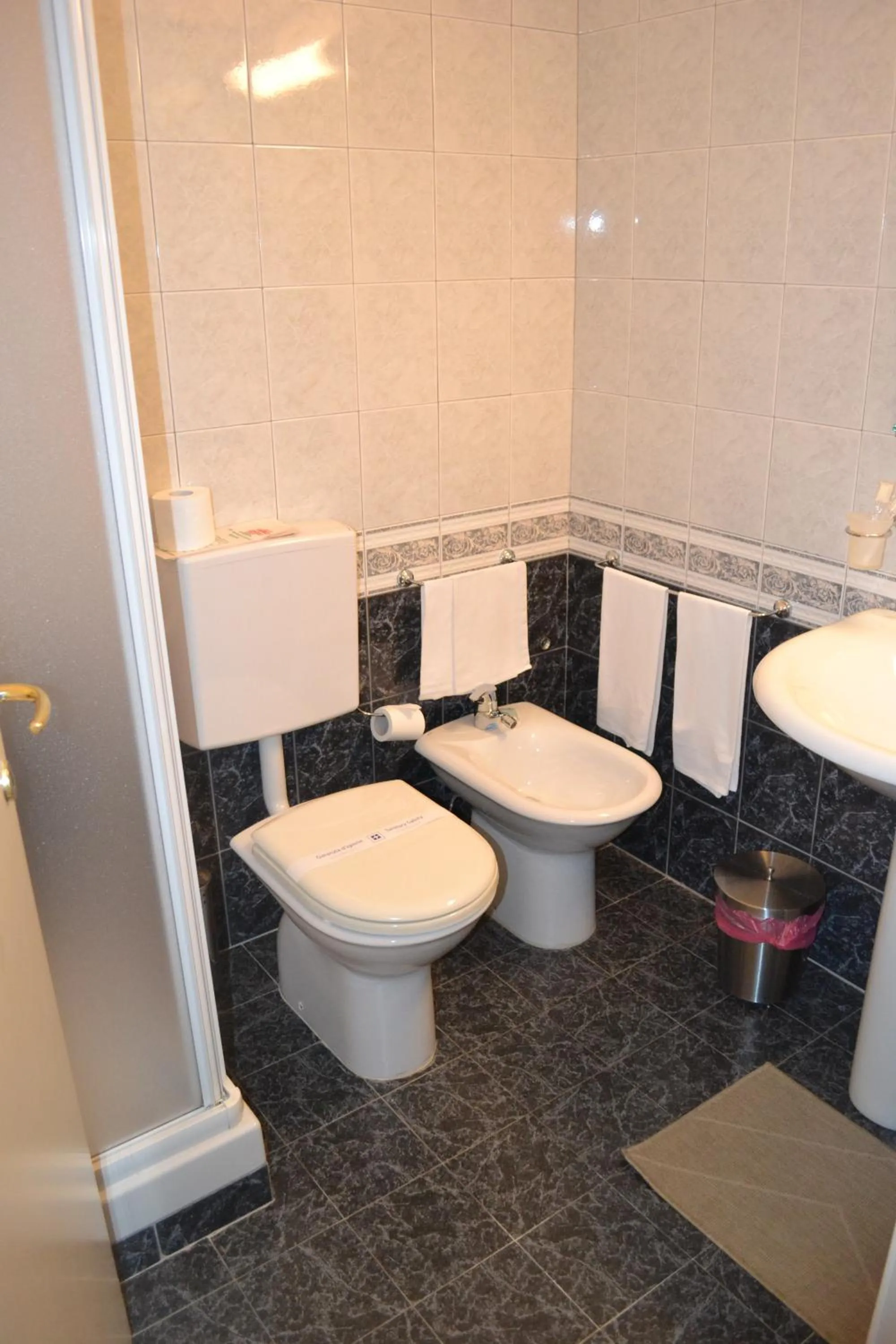 Bathroom in Hotel Il Gatto