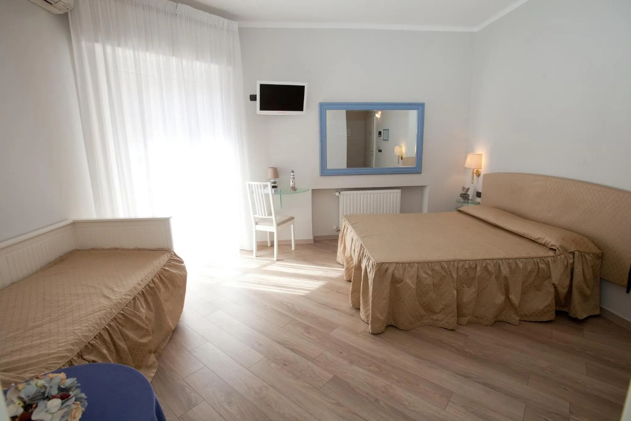 Photo of the whole room in Hotel Il Gatto