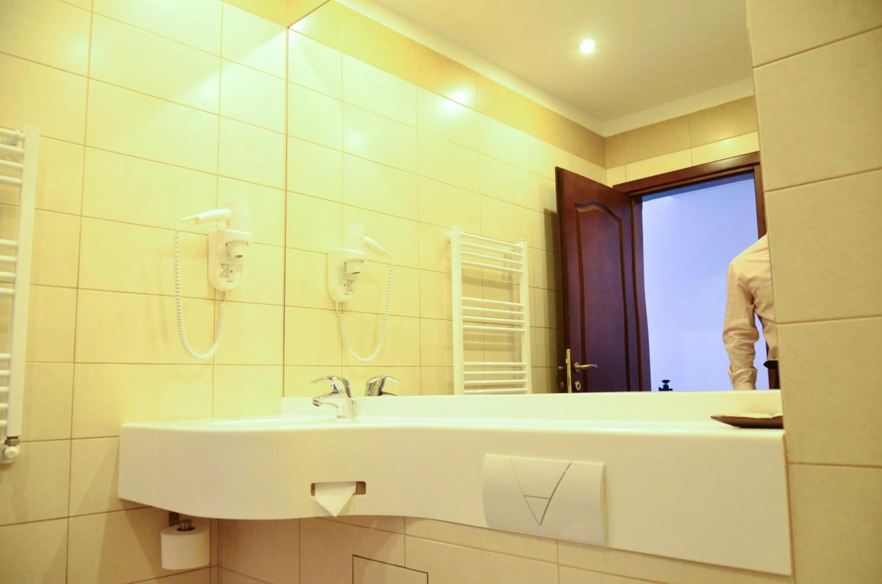 Bathroom in Hotel Miraj