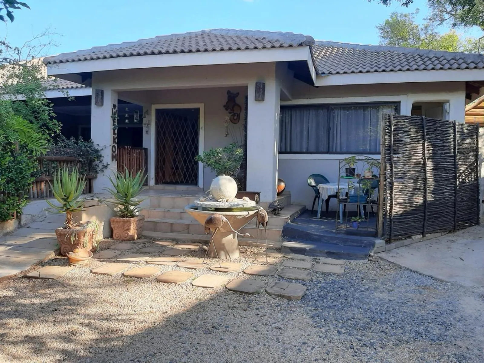 Facade/entrance in Aloes Bush Stay