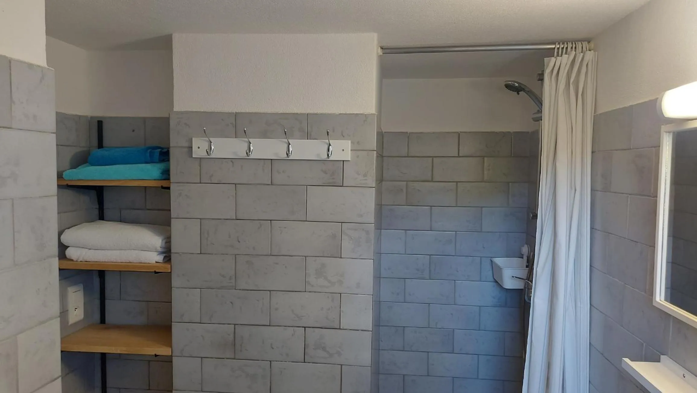 Shower in Residence Riviera