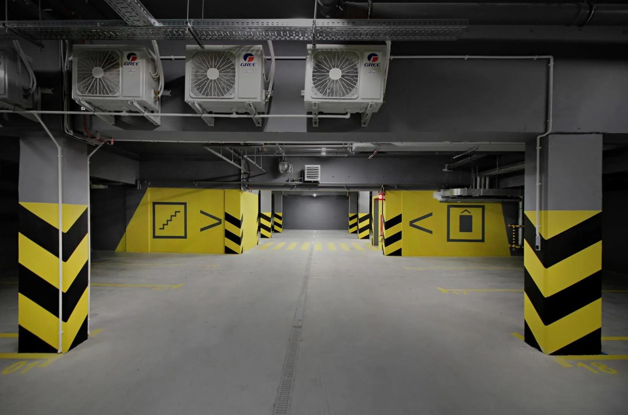 Property building in Lemon Plaza Hotel