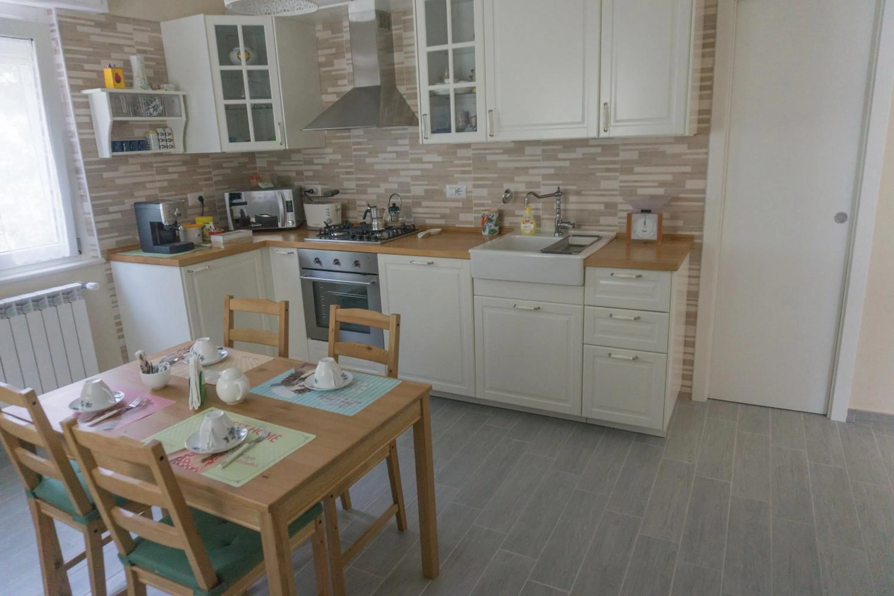 Communal kitchen in B&B Casa di Mimma