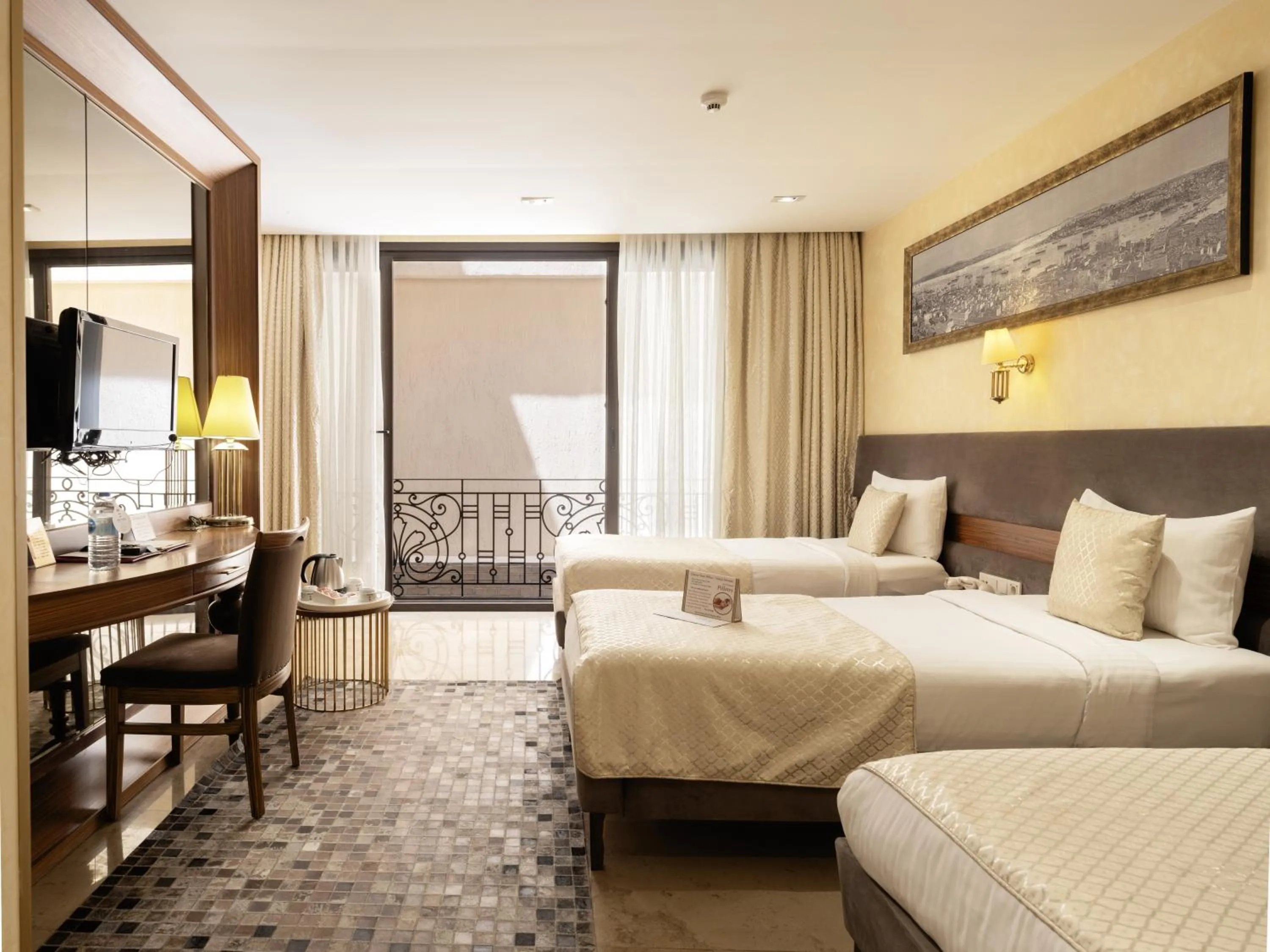 Living room, Bed in Nowy Efendi Hotel - Special Category