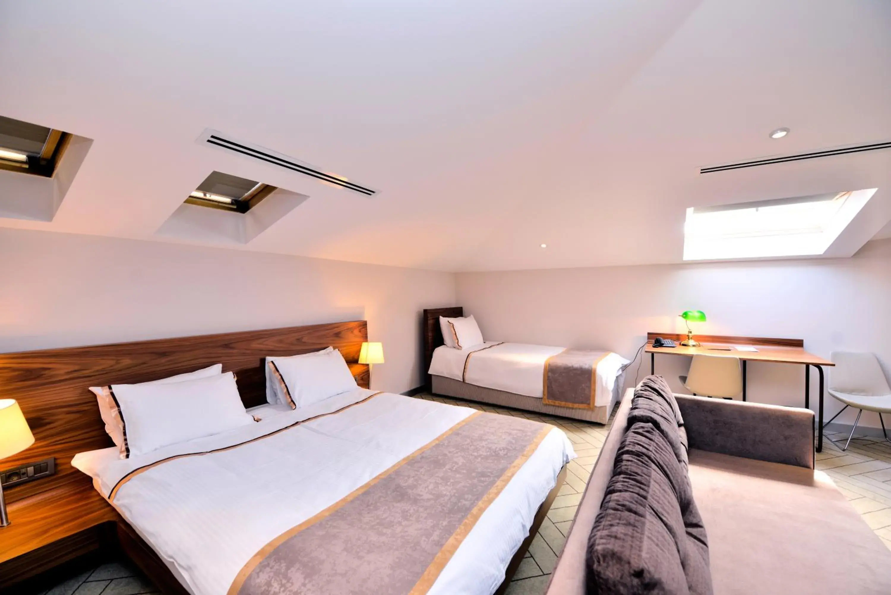 Bedroom, Bed in Upsuites Hotel Bedroom, Bed in Upsuites Hotel