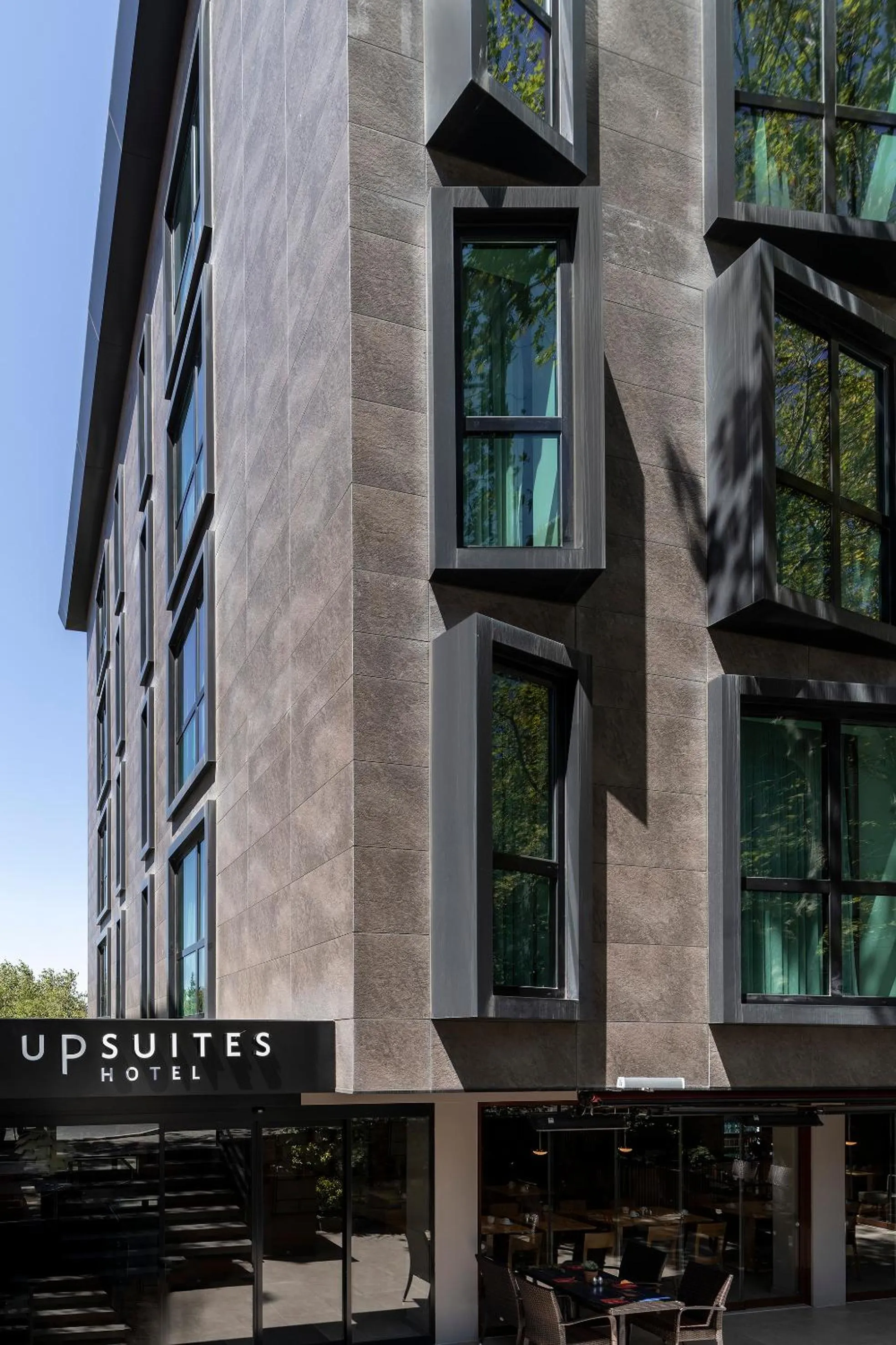 Property building in Upsuites Hotel