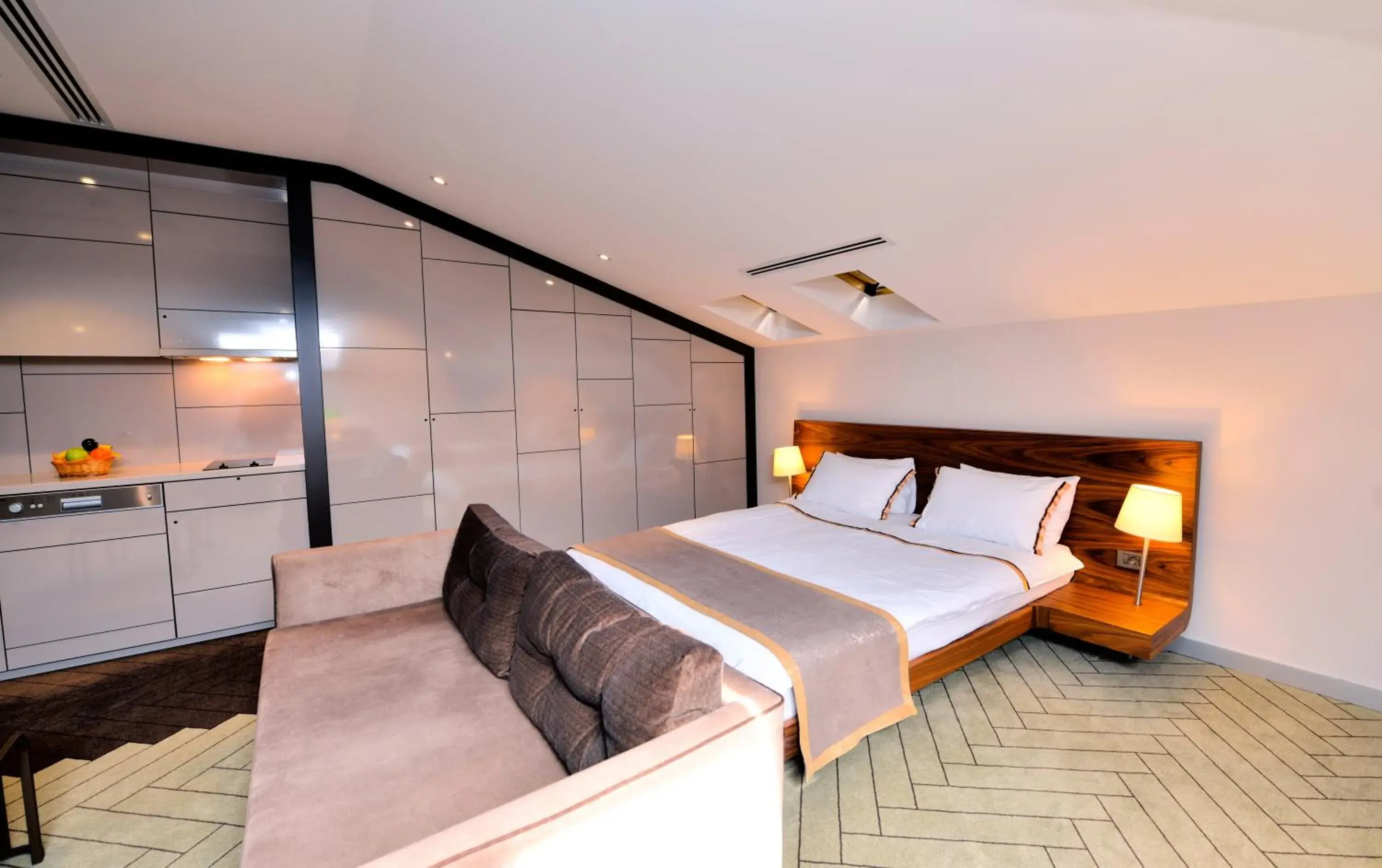 Bedroom, Bed in Upsuites Hotel Bedroom, Bed in Upsuites Hotel