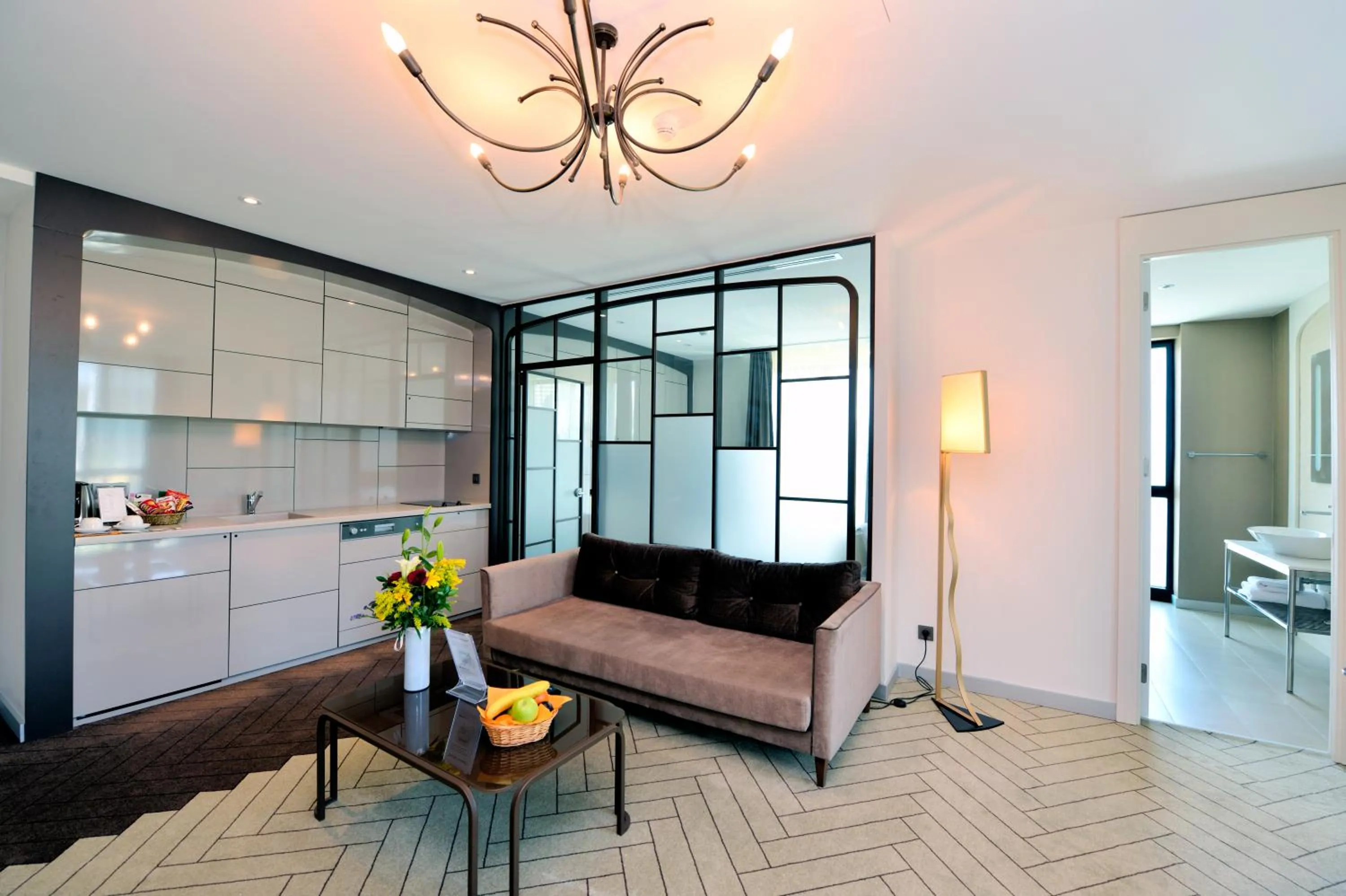 Seating area in Upsuites Hotel