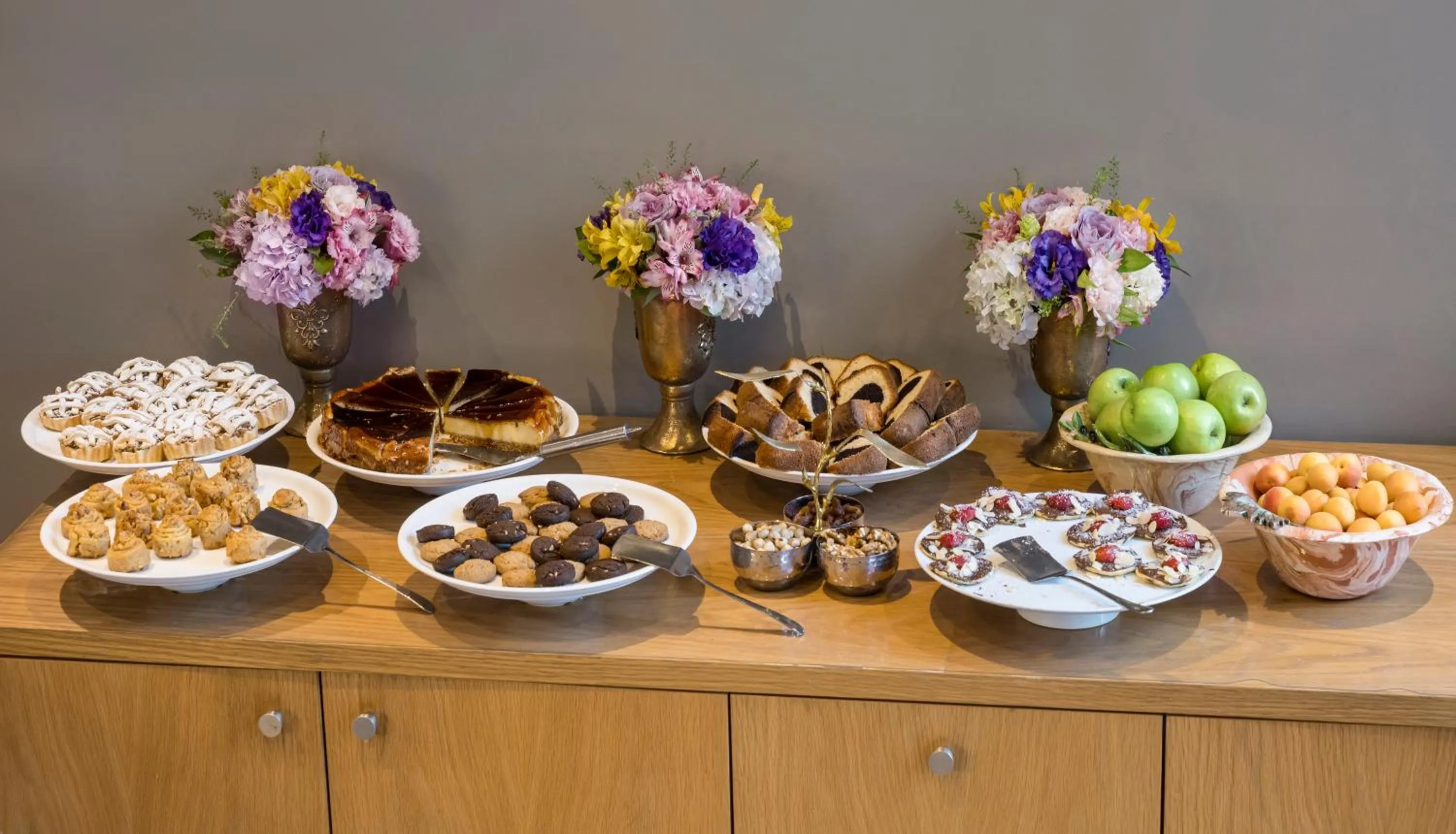 Food and drinks in Upsuites Hotel