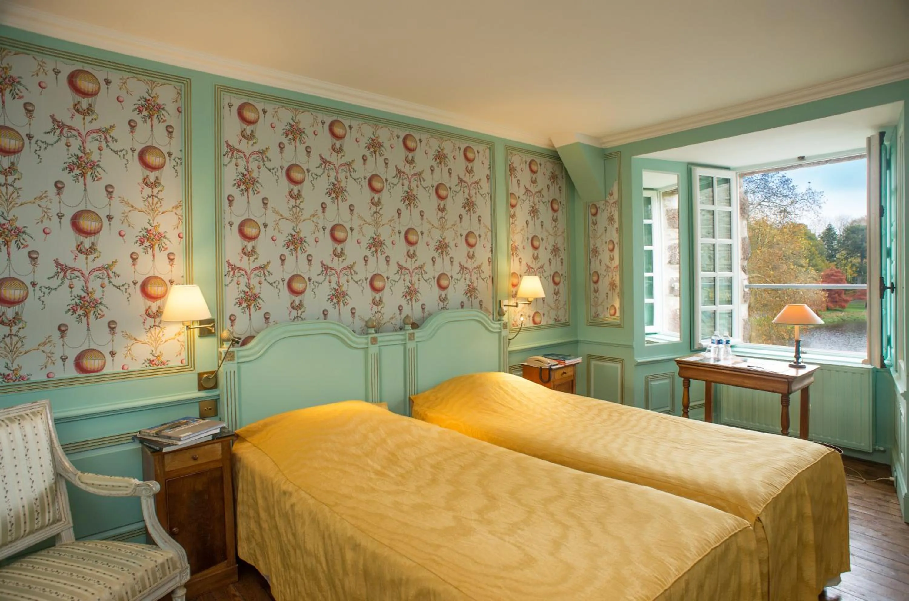 Bedroom, Bed in Chateau de Canisy