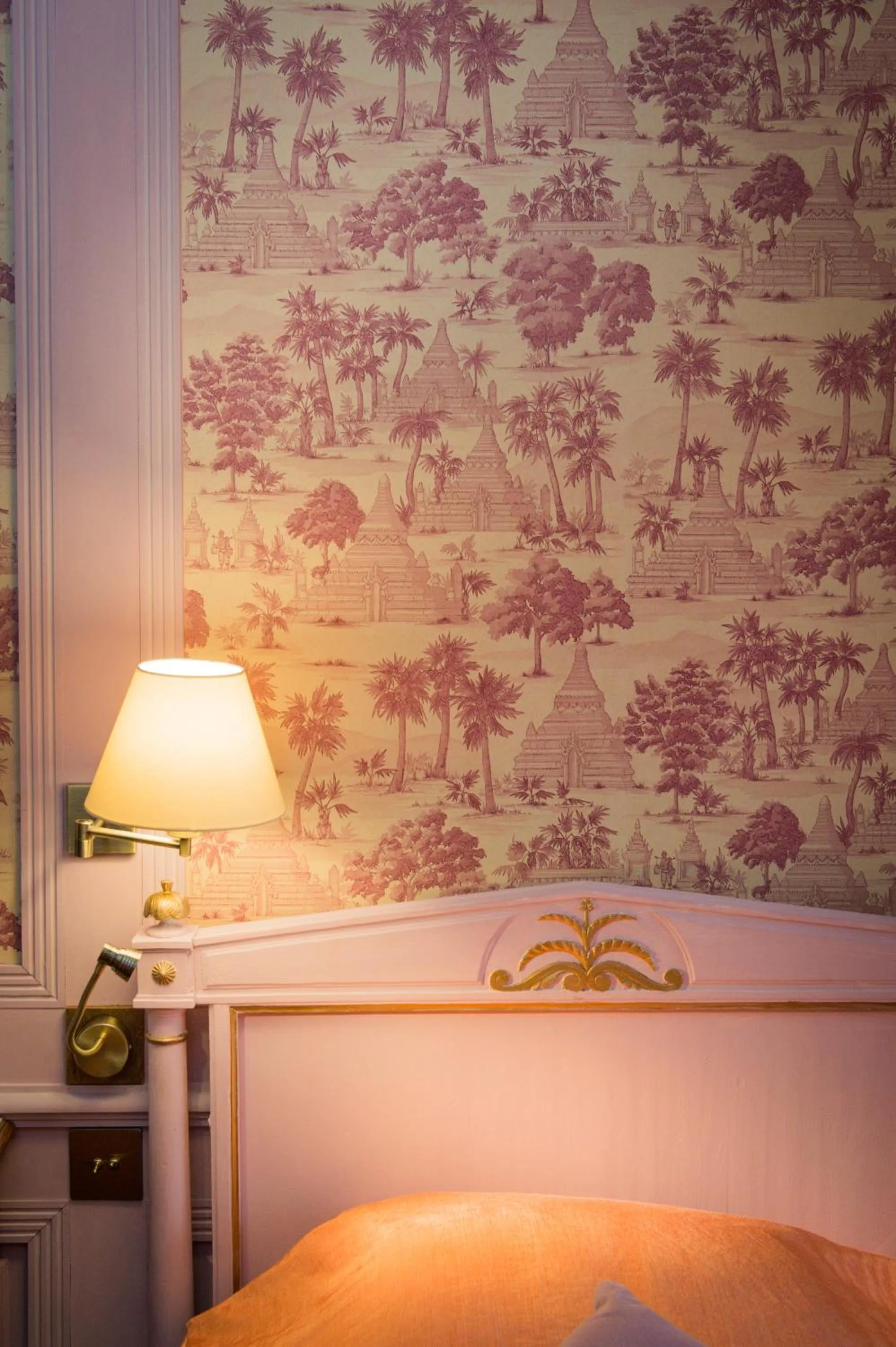 Bedroom, Bed in Chateau de Canisy