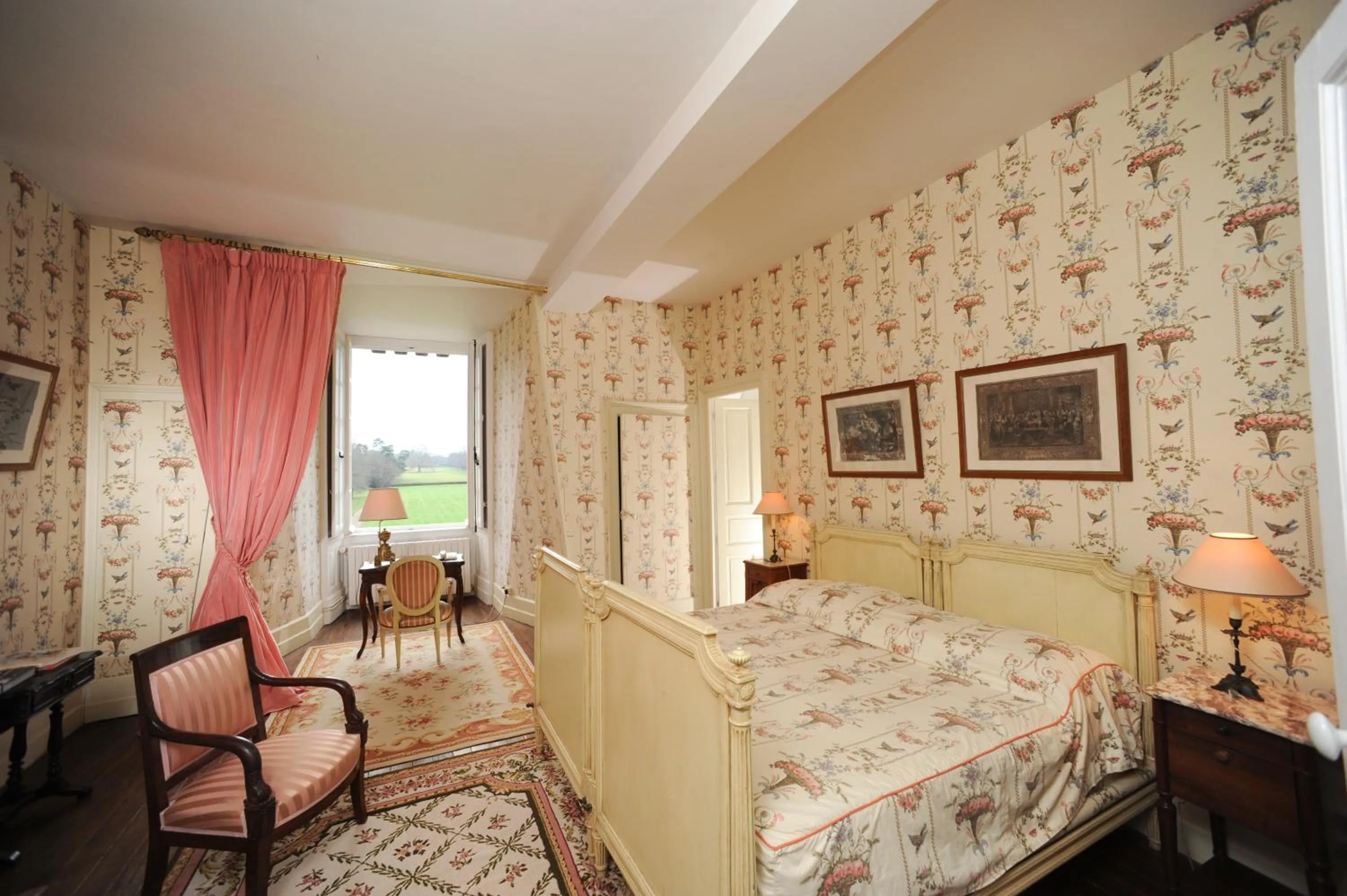 Bedroom, Bed in Chateau de Canisy