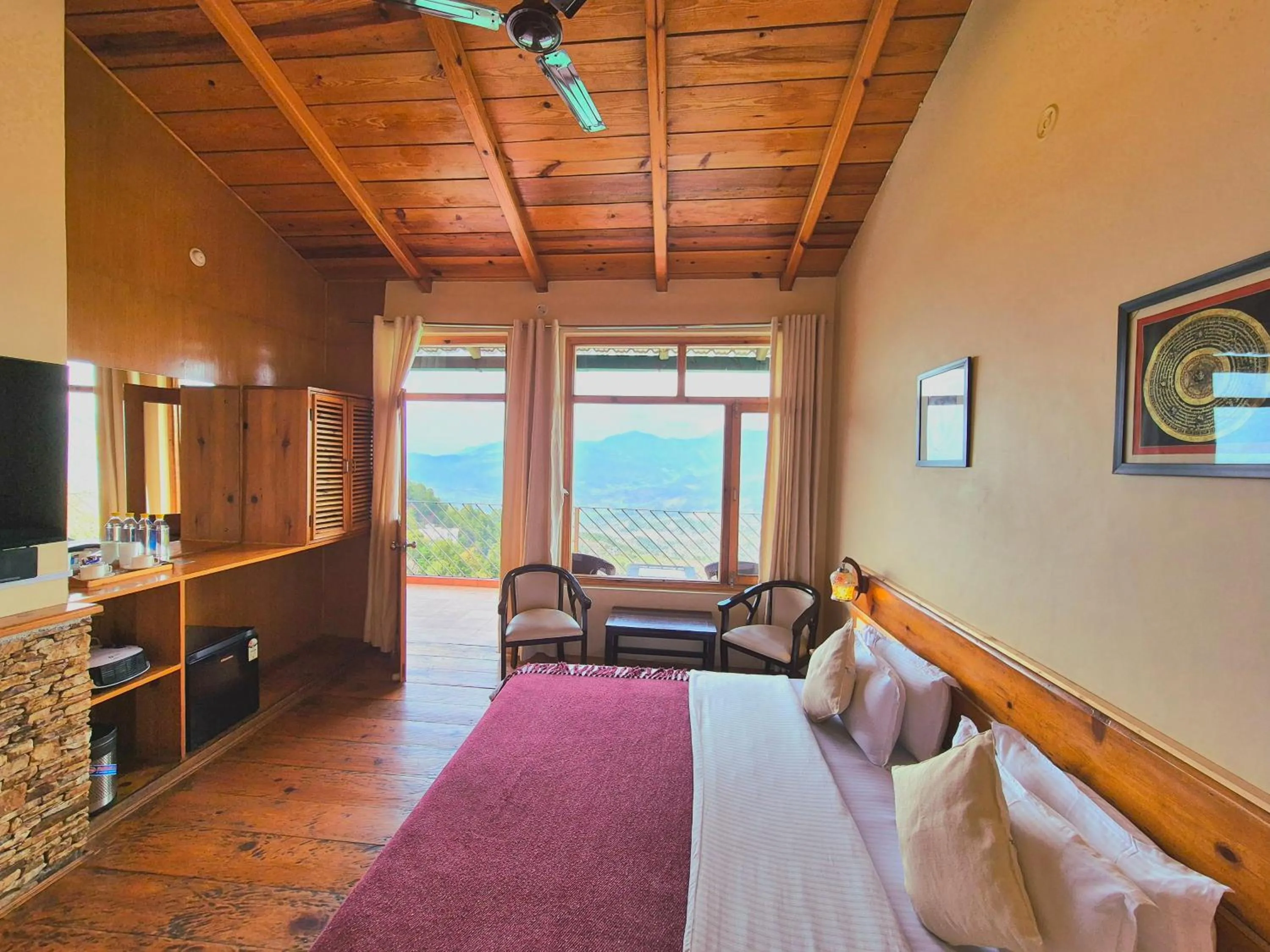 Photo of the whole room in Yak and Yeti Inn