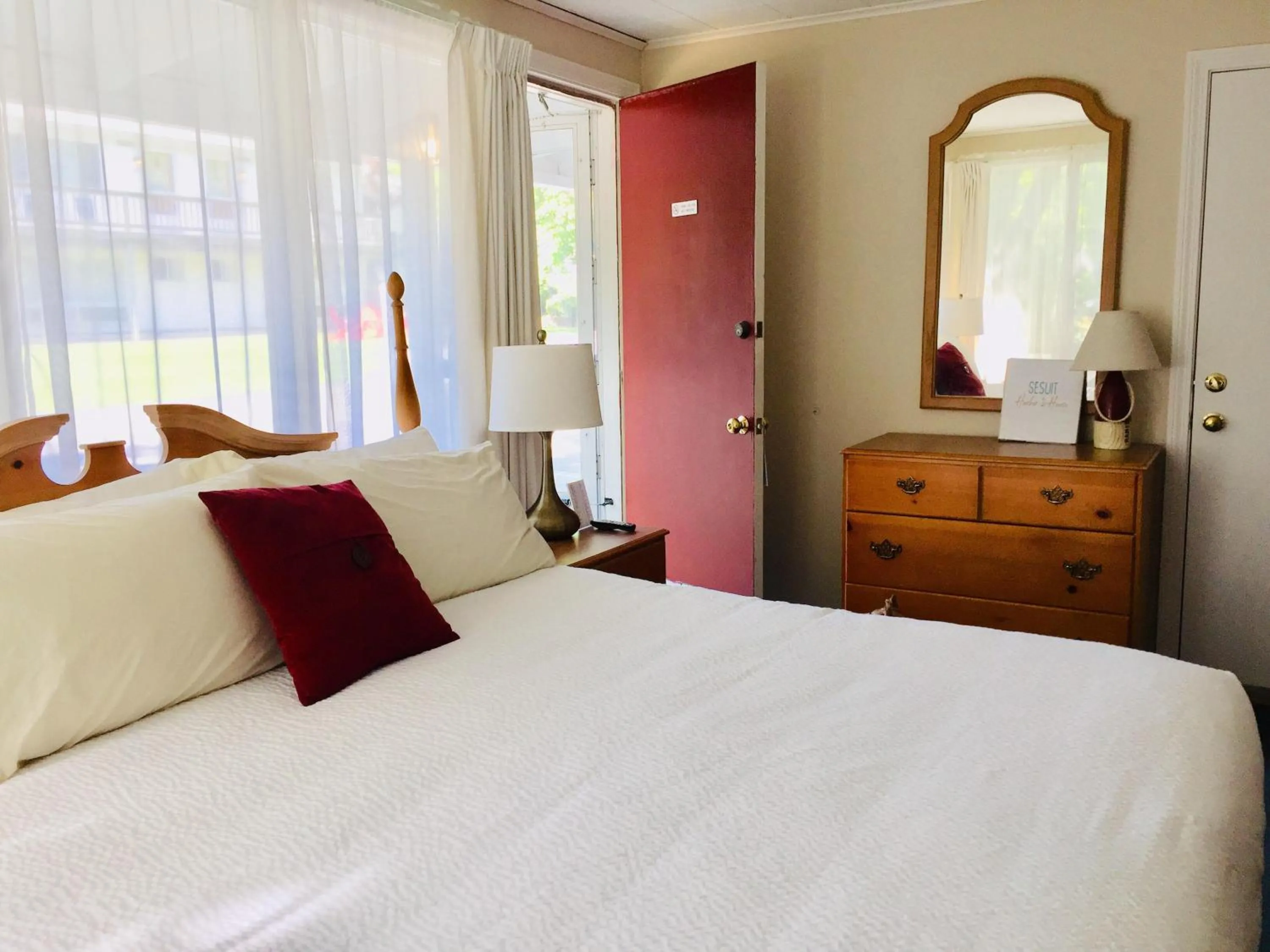 Bedroom, Bed in Sesuit Harbor House