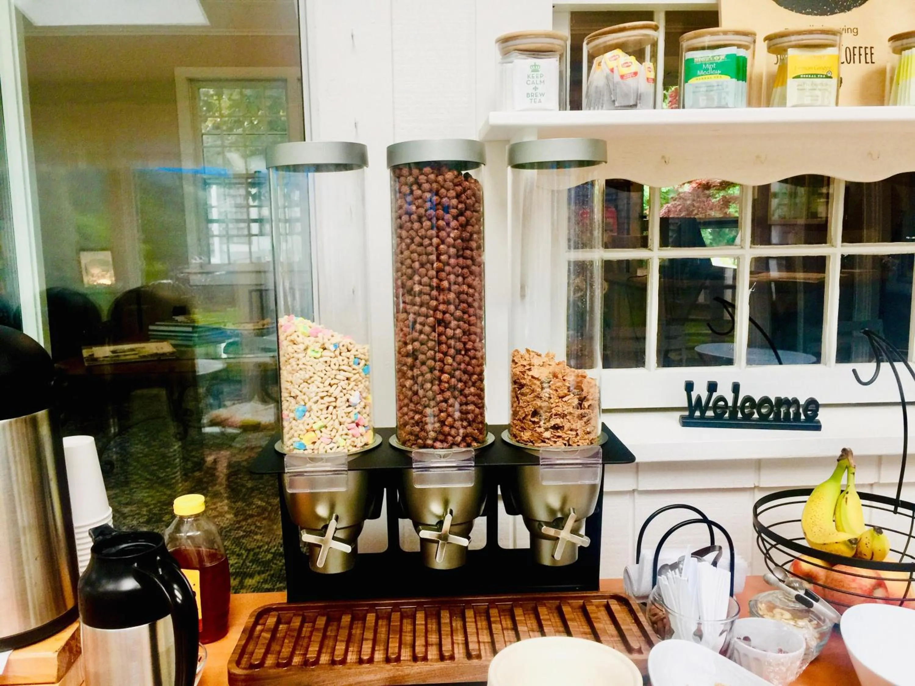 Continental breakfast in Sesuit Harbor House