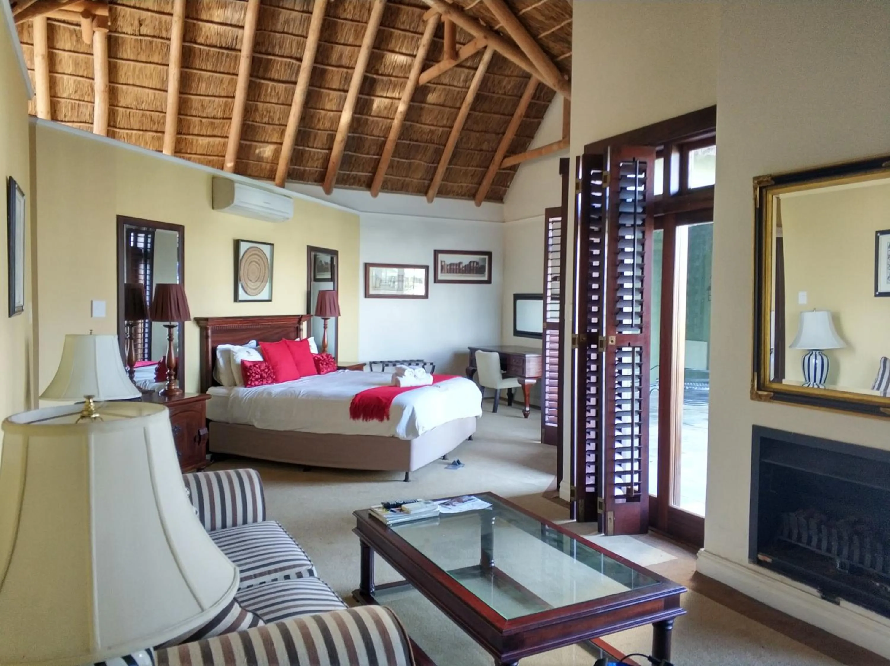 Bed in Ridgemor Villa