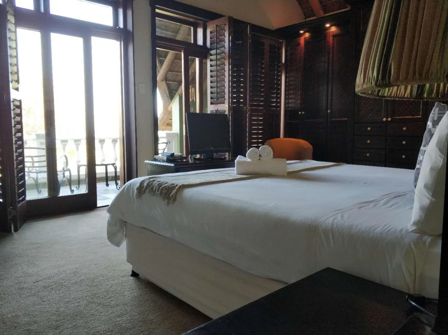 Bed in Ridgemor Villa