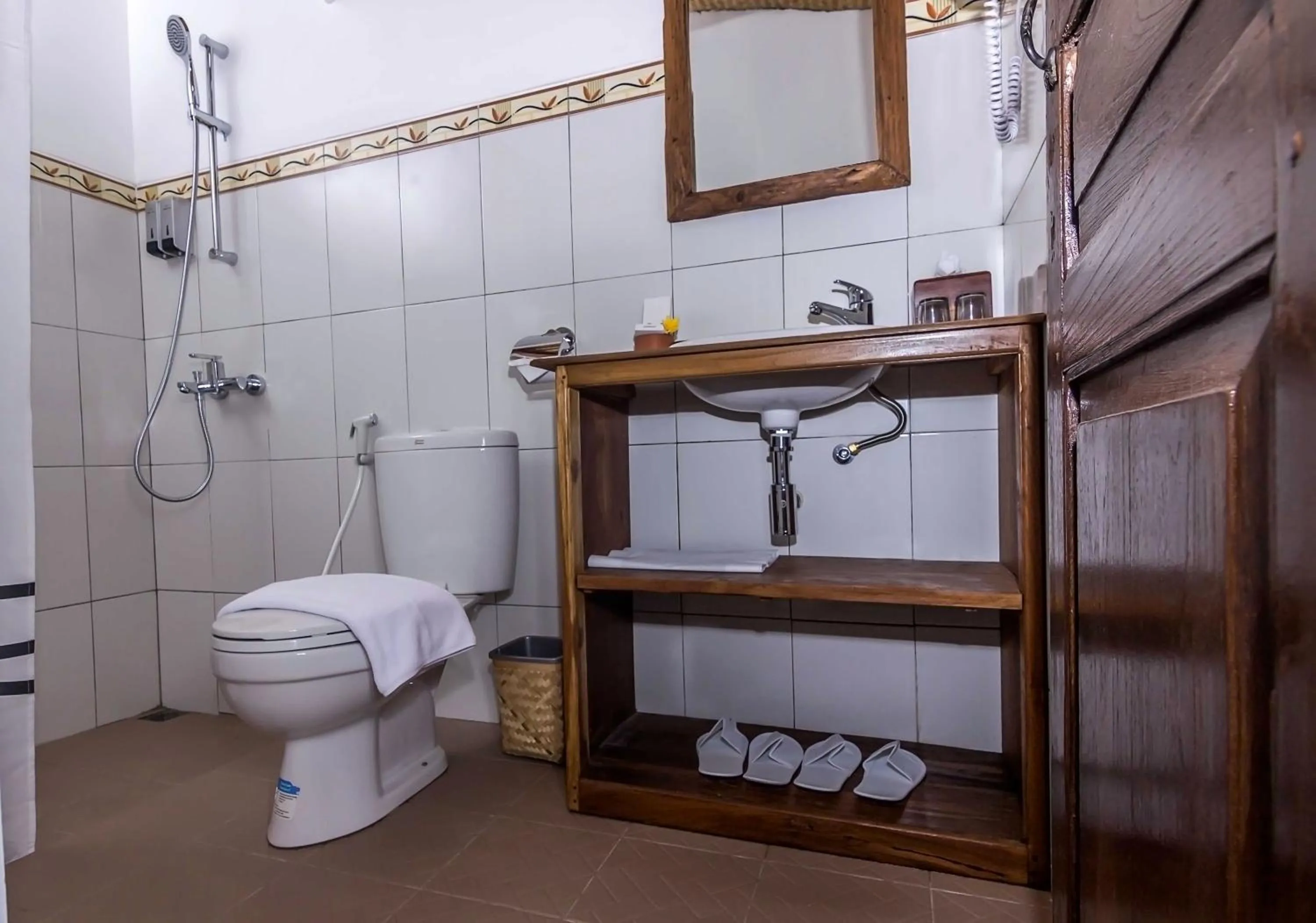 Shower in The Omah Borobudur