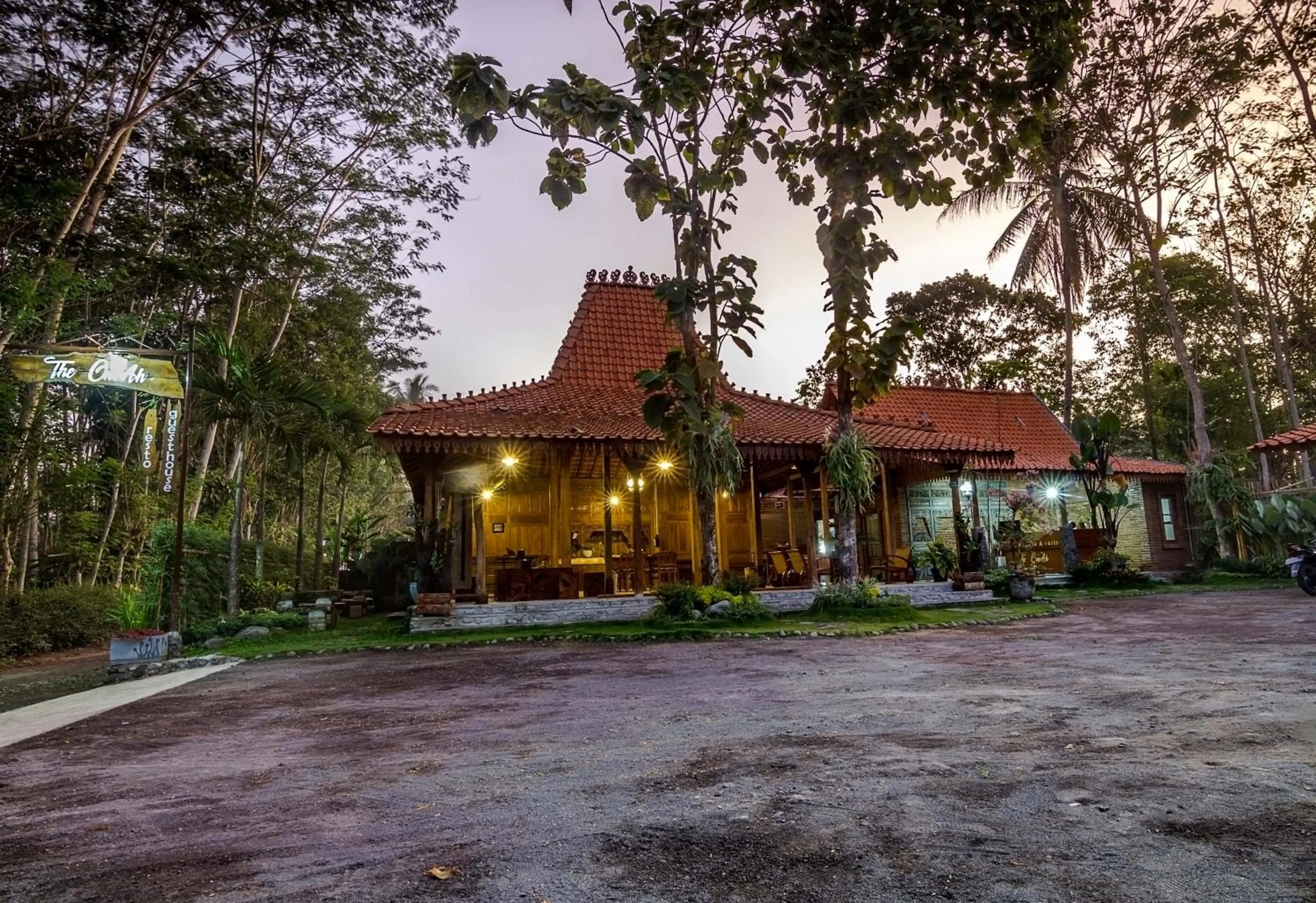 Restaurant/places to eat in The Omah Borobudur