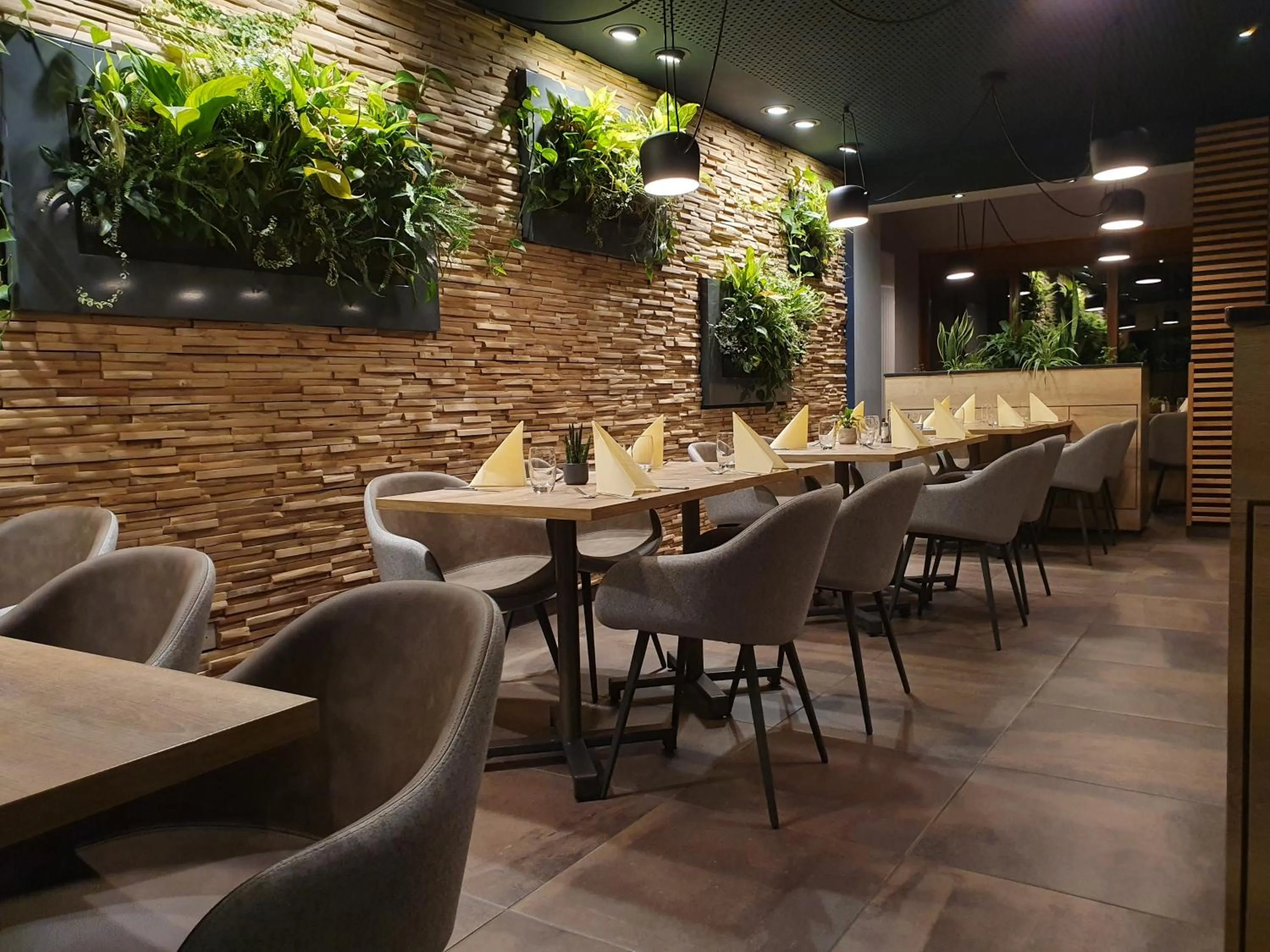 Restaurant/places to eat in Hotel Le Caballin