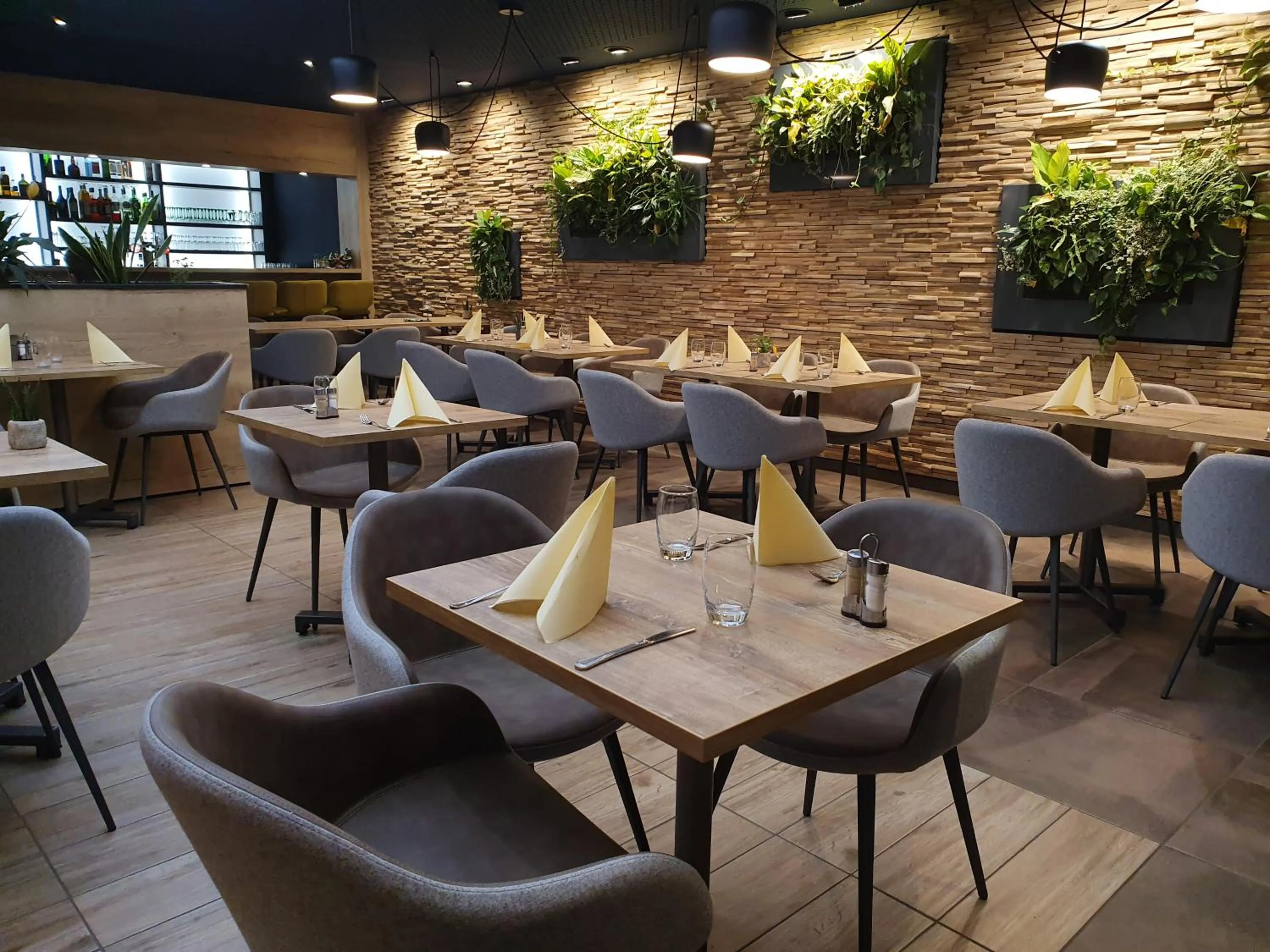 Restaurant/places to eat in Hotel Le Caballin